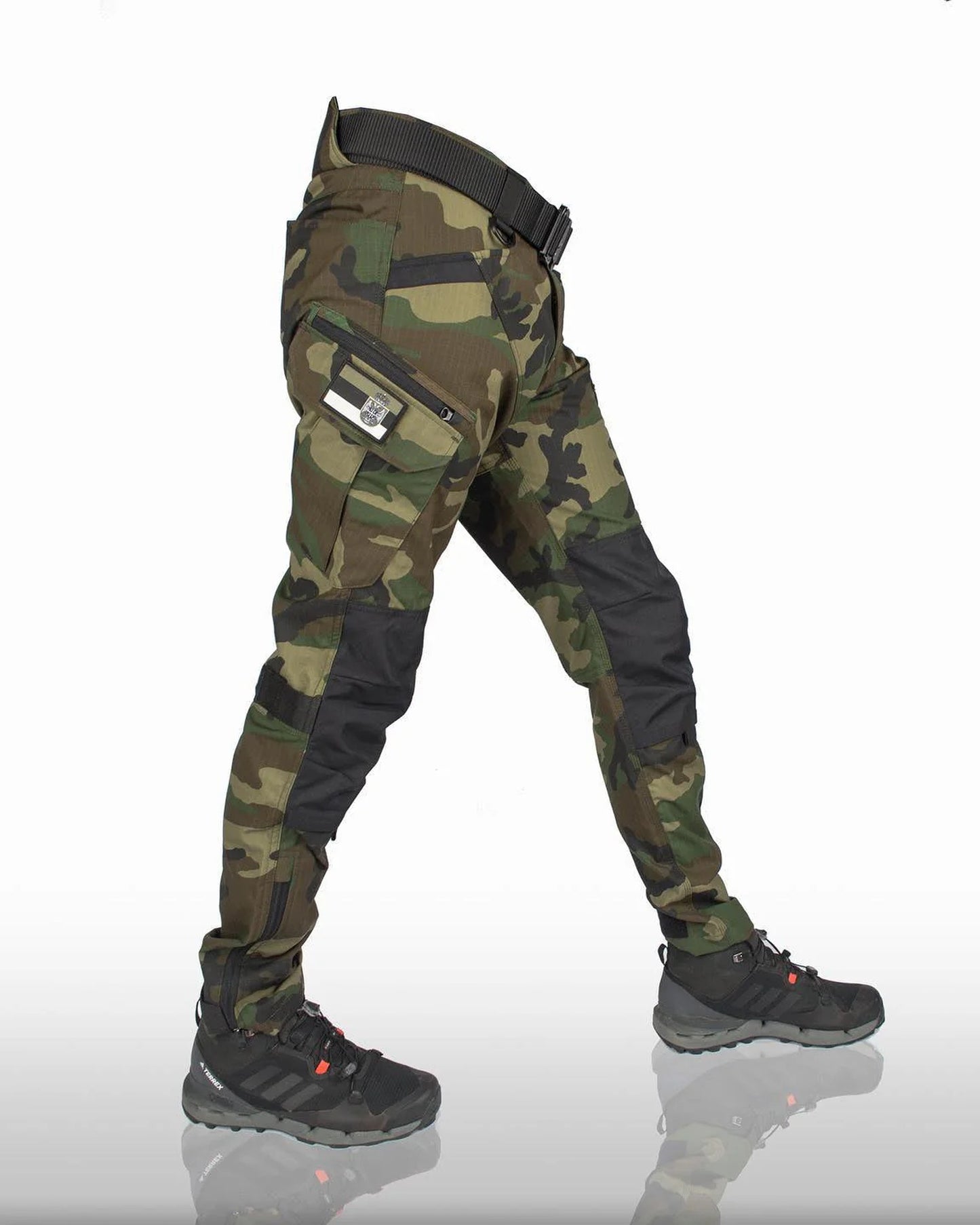 Leandro Heren Shorts | Utility Pockets | Adjustable Waist