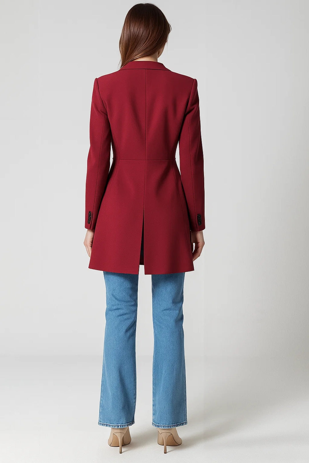 Lina Lange Mantel Dames – Getailleerd Model met Brede Reverskraag 1