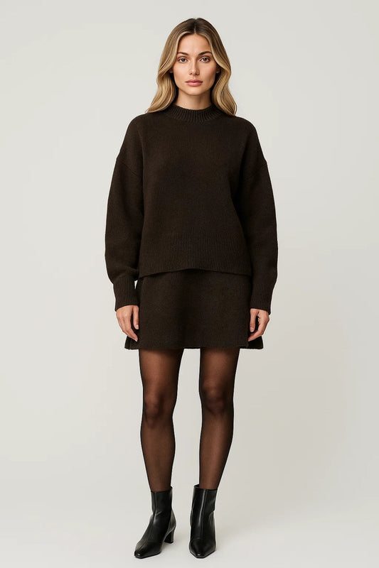 Lucia Dames Set | Losvallend | Minimalistisch | Gebreide Trui en Rok 1