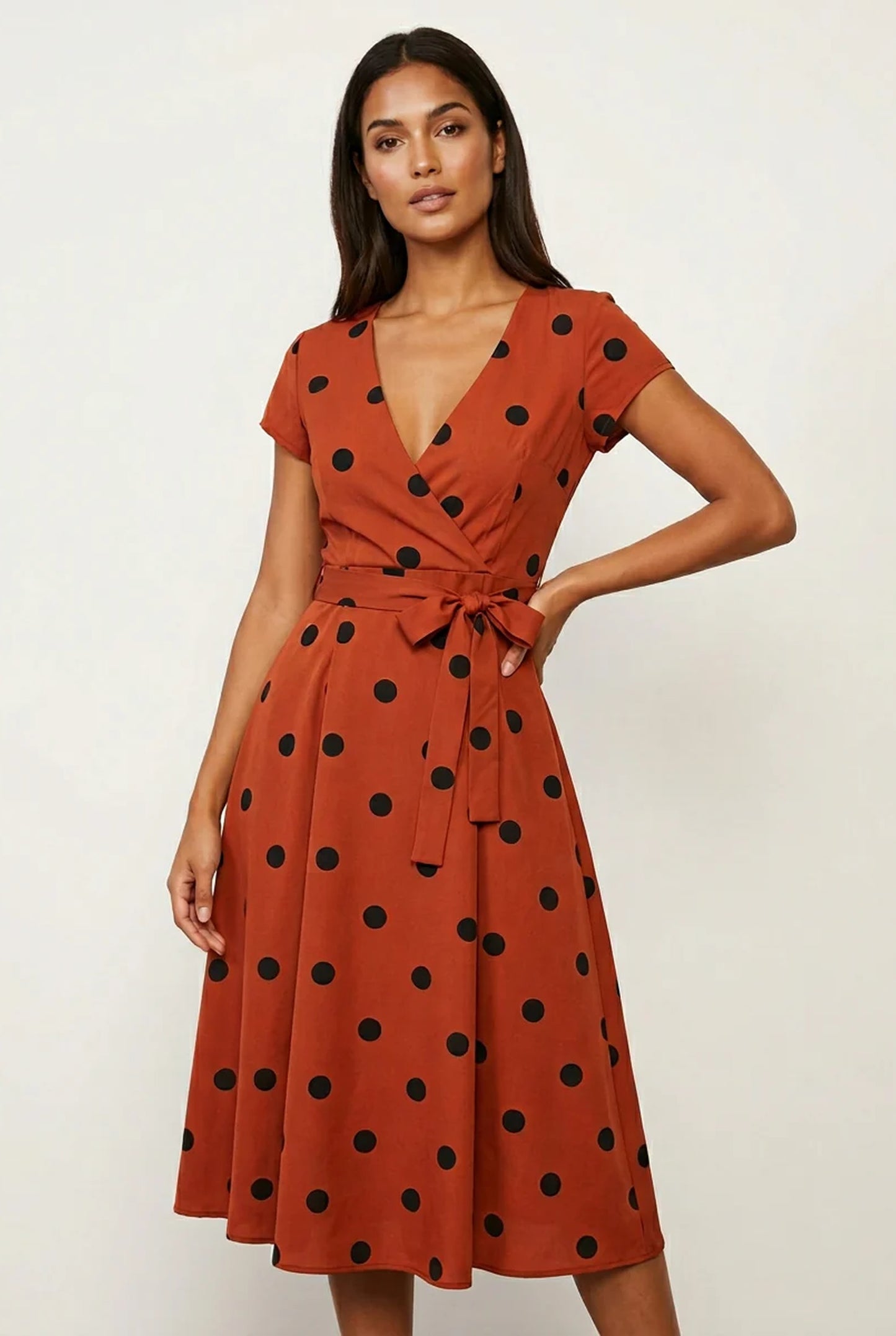 Fantine Dames Midi Jurk, Polkadot, V-Hals Wikkeldesign in Rood – productfoto