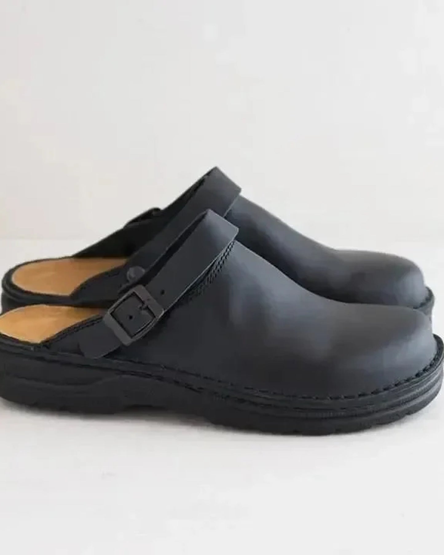 Quirino Heren Pantoffels | Gesloten Neus | Zijrits Detail