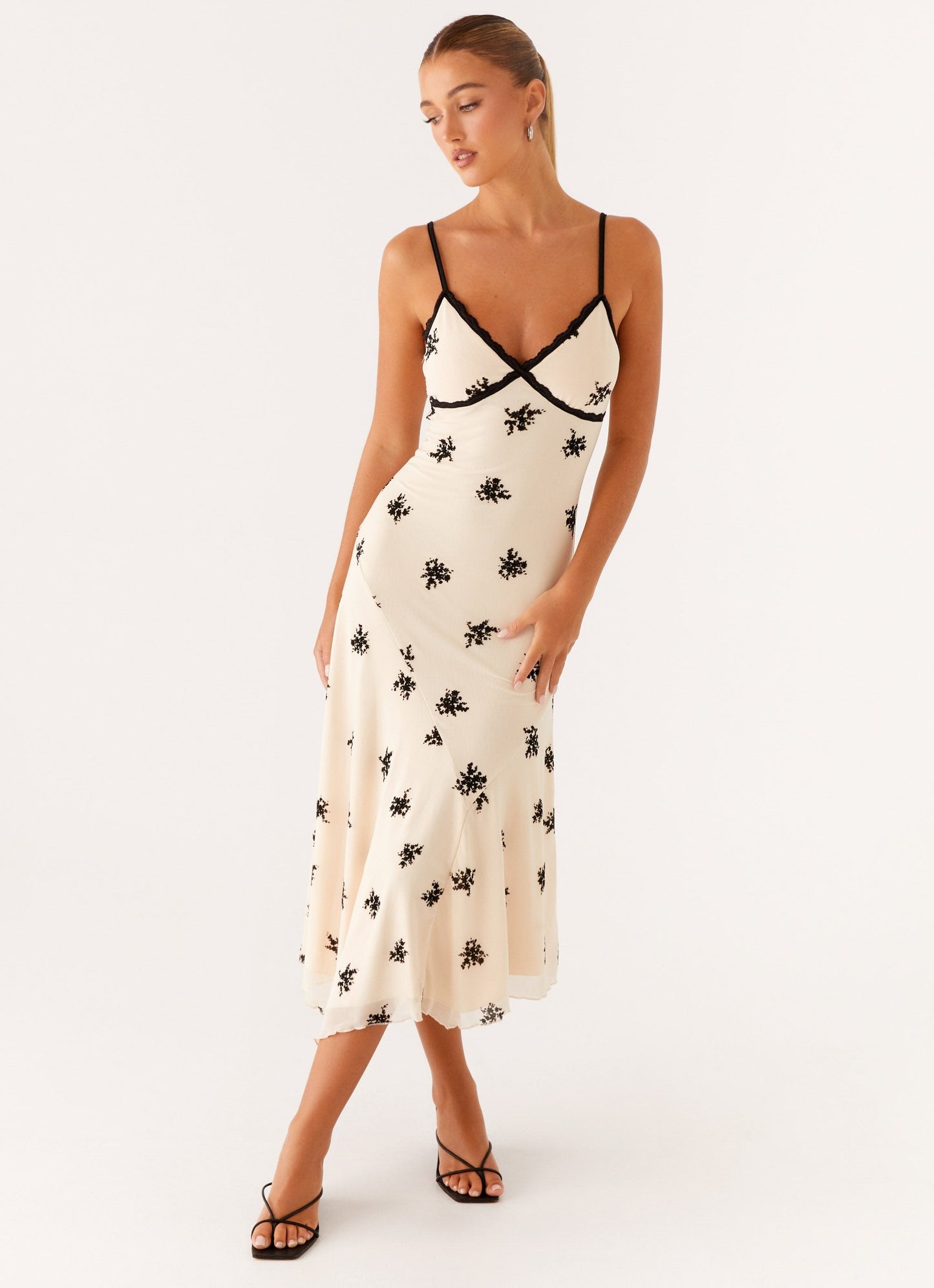 Allegra Dames Midi Jurk | V-hals | Asymmetrische Zoomlijn | Bloemenborduurwerk 2