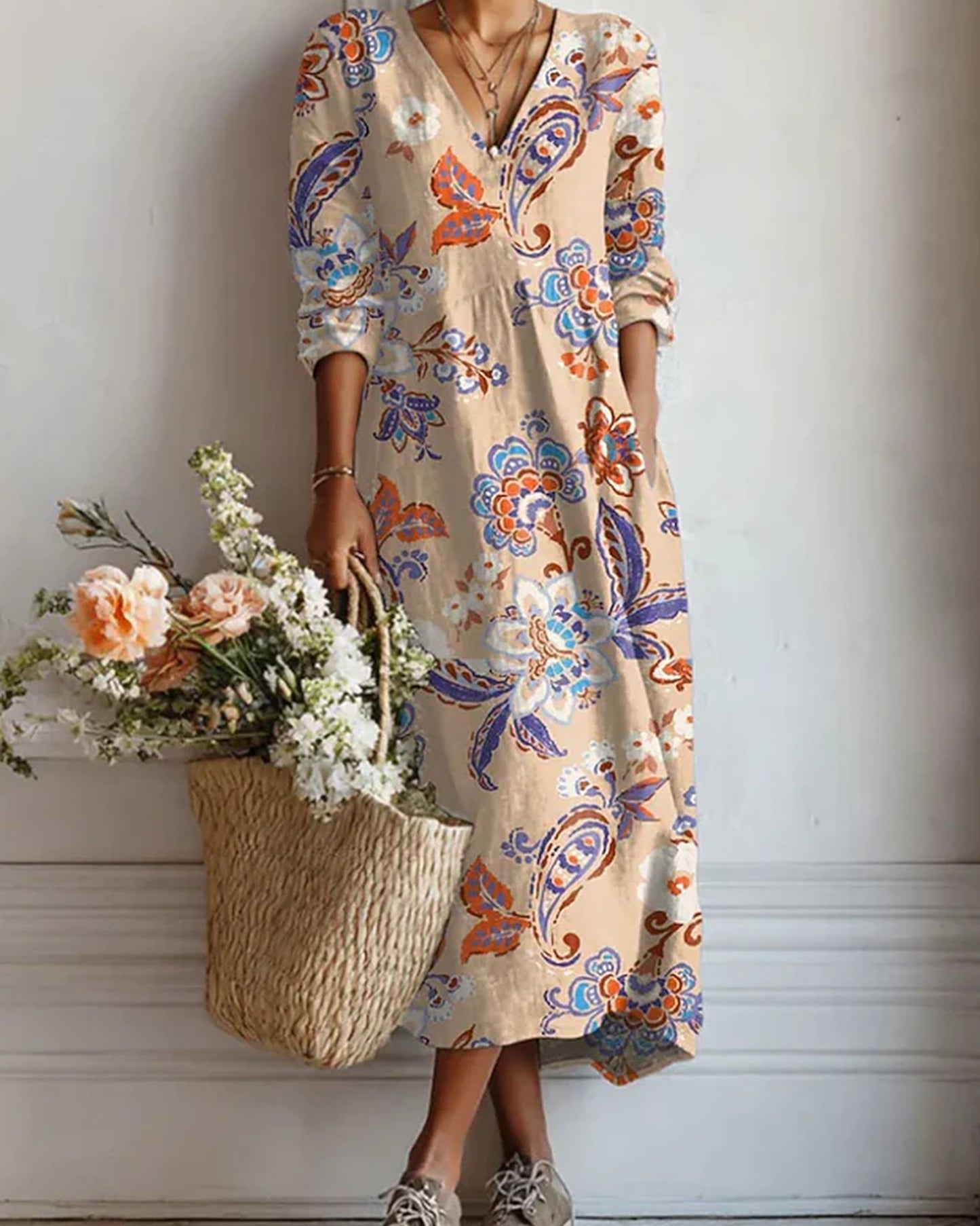 Adolphine Dame Midi Kjole | Blomsterprint | V-Hals med Knapper