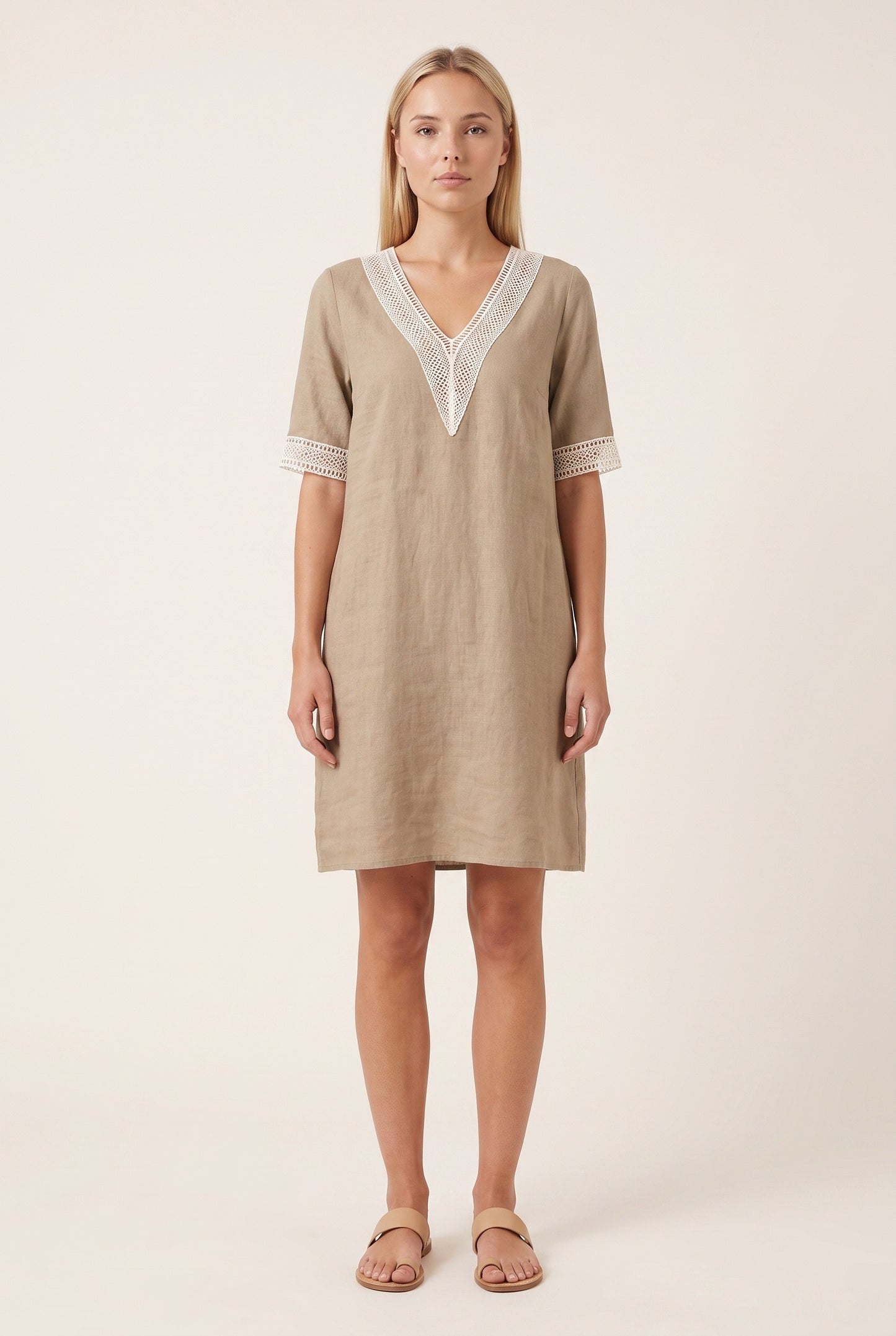 Nine Dames Mini Jurk | V-Hals | Kantdetails