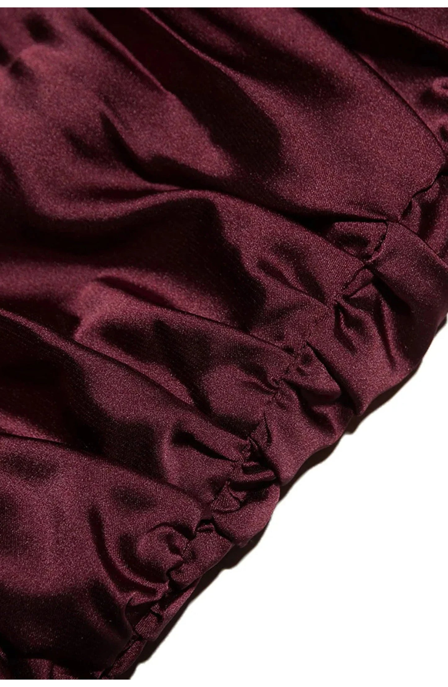 Yseult Dames Mini Jurk | Burgundy Satijn | Asymmetrisch Mouwloos Y2K