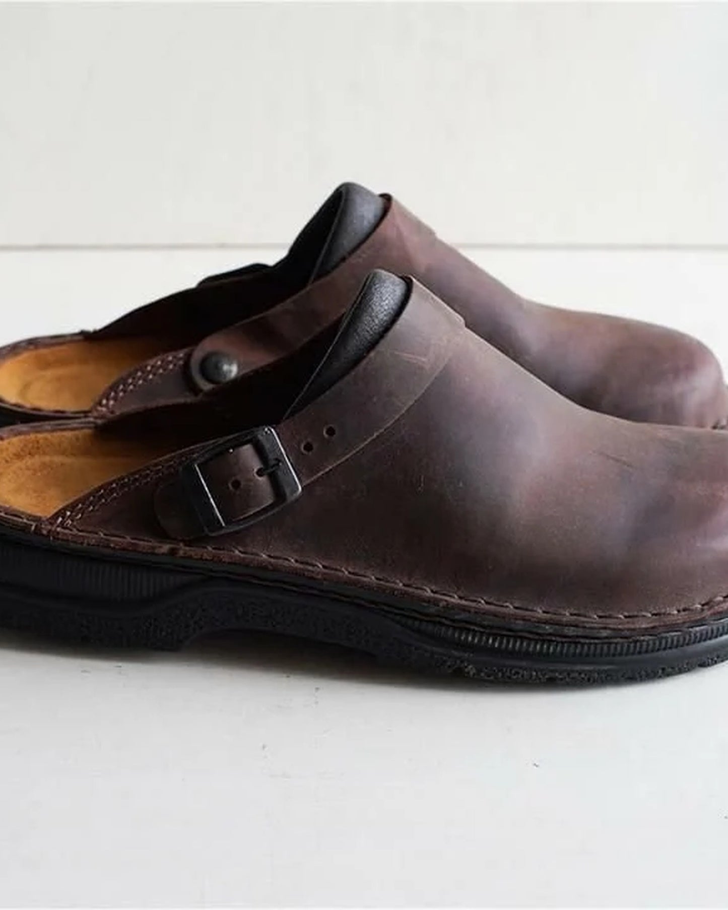 Quirino Heren Pantoffels | Gesloten Neus | Zijrits Detail