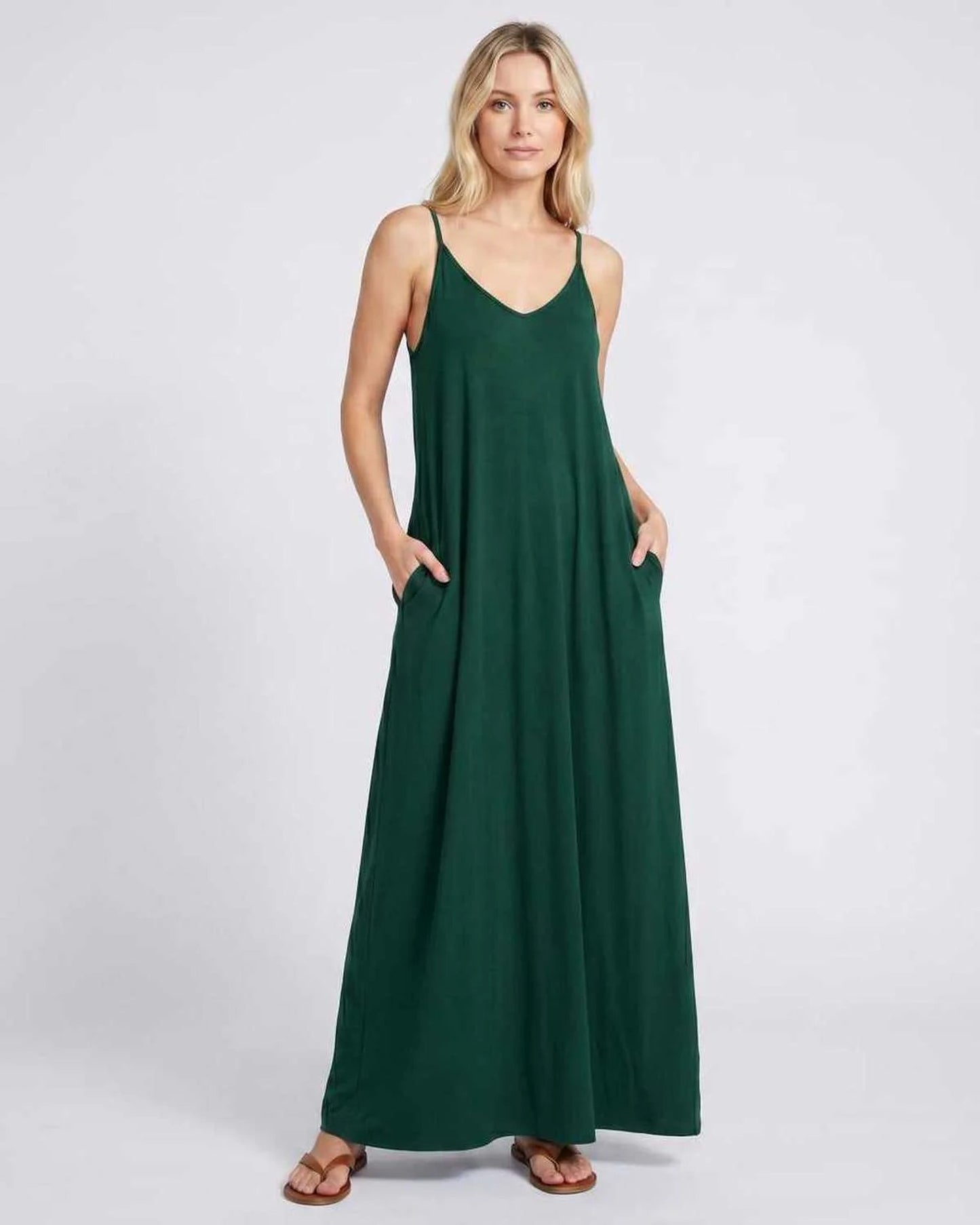 Solène Dames Maxi Jurk | V-Hals & Spaghettibandjes | Zijzakken