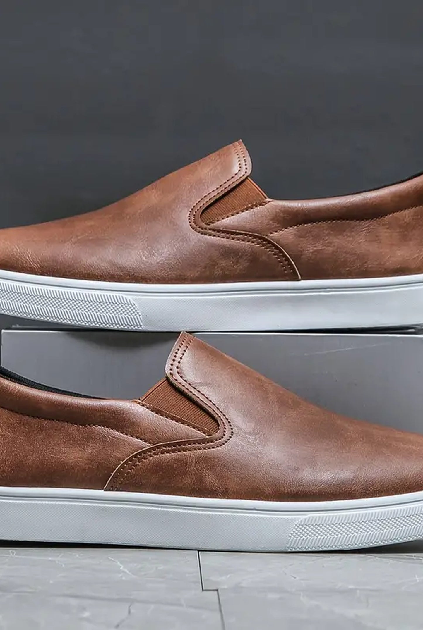 Pánské boty Mario | Slip-On konstrukce | Kontrastní lem podrážky