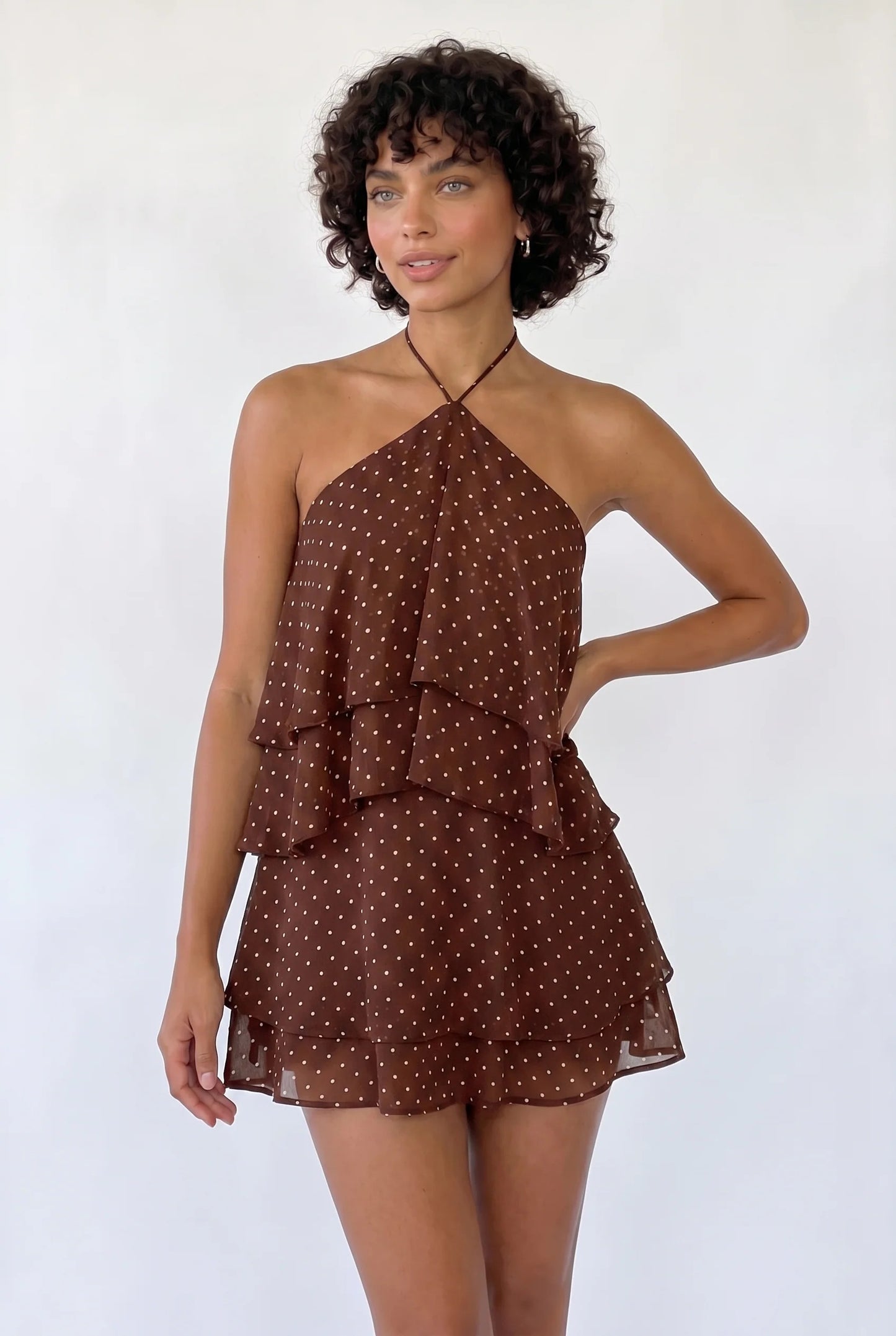 Isabelle Dames Mini Sukienka | Halter Dekolt | Warstwowe Falbany | Groszki