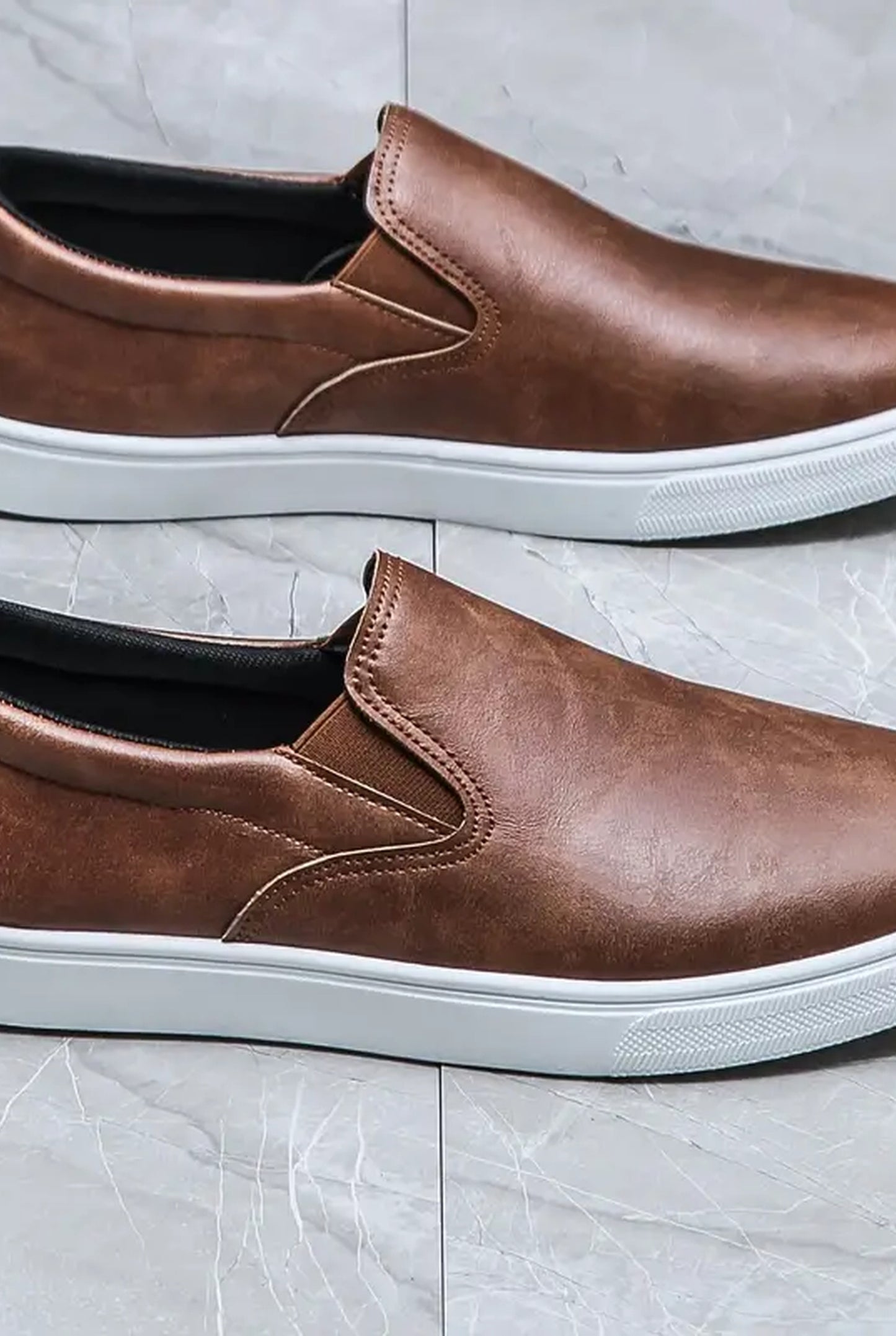 Pánské boty Mario | Slip-On konstrukce | Kontrastní lem podrážky