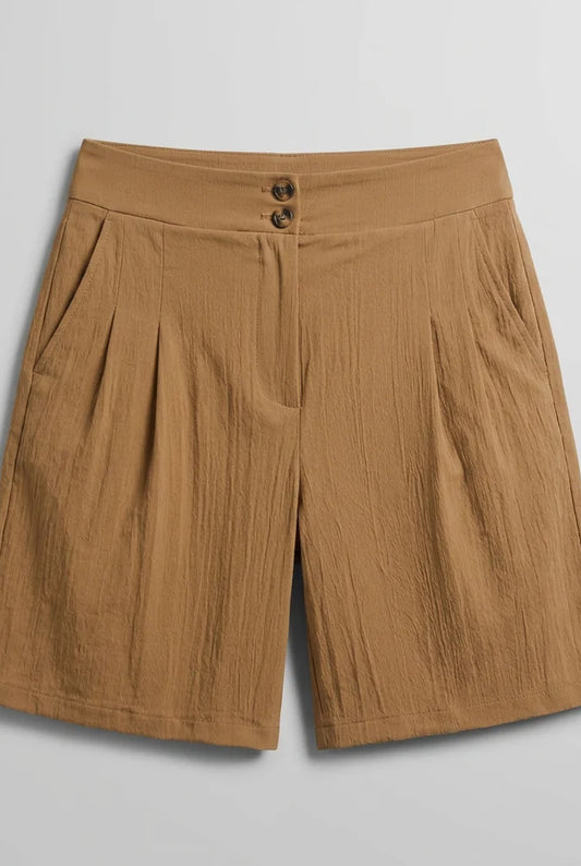 Armida Dames Short | Detal talii z Zapięcie-na-guziki | Kopertowy-fason