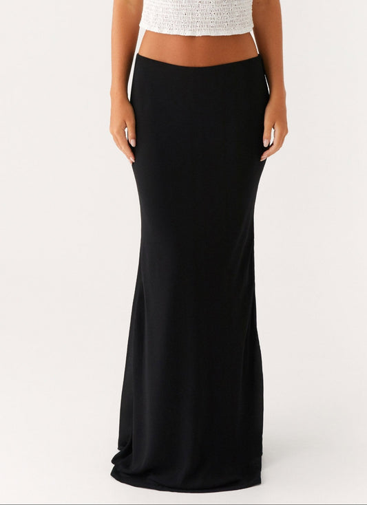 Avana Chiffon Maxirok | Elegante Zwarte Rok van Luchtige Chiffon 2