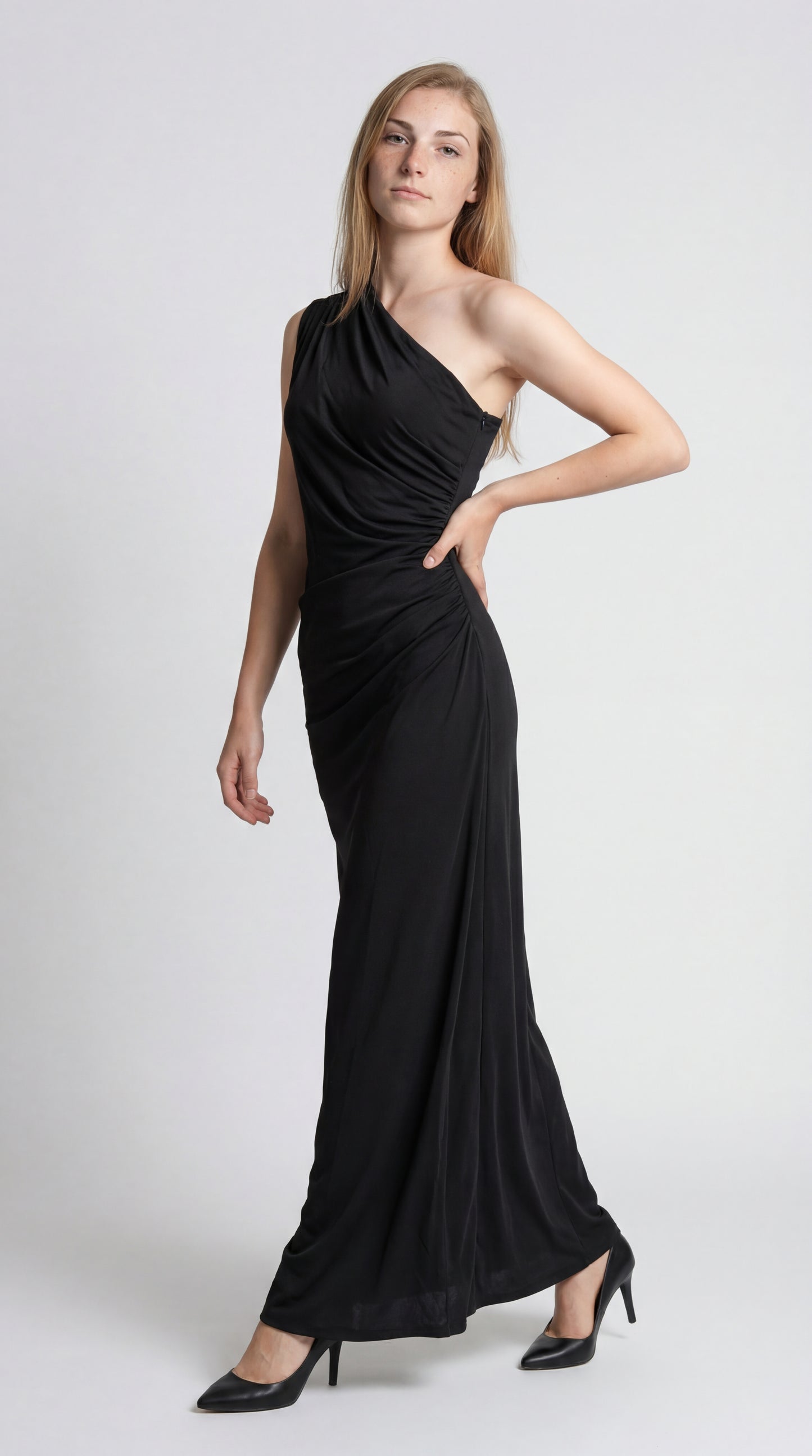 Aurivella Jurk | One-Shoulder | Maxi Lengte | Slanke Pasvorm