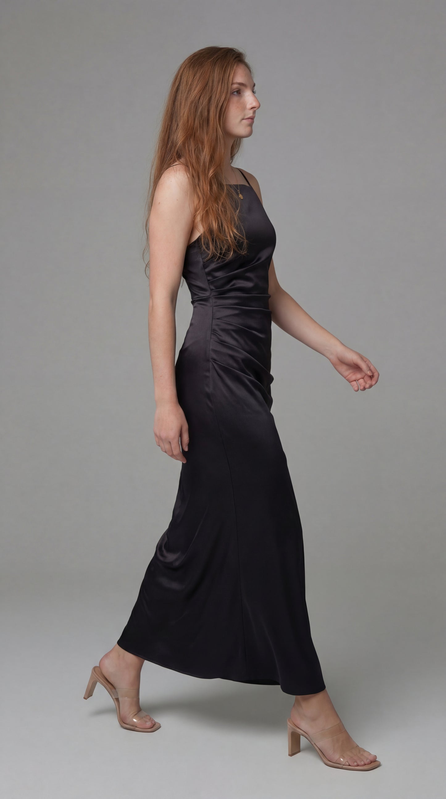 Dames Maxi Jurk | Spaghettibandjes | Aansluitend Met Subtiele Plooien