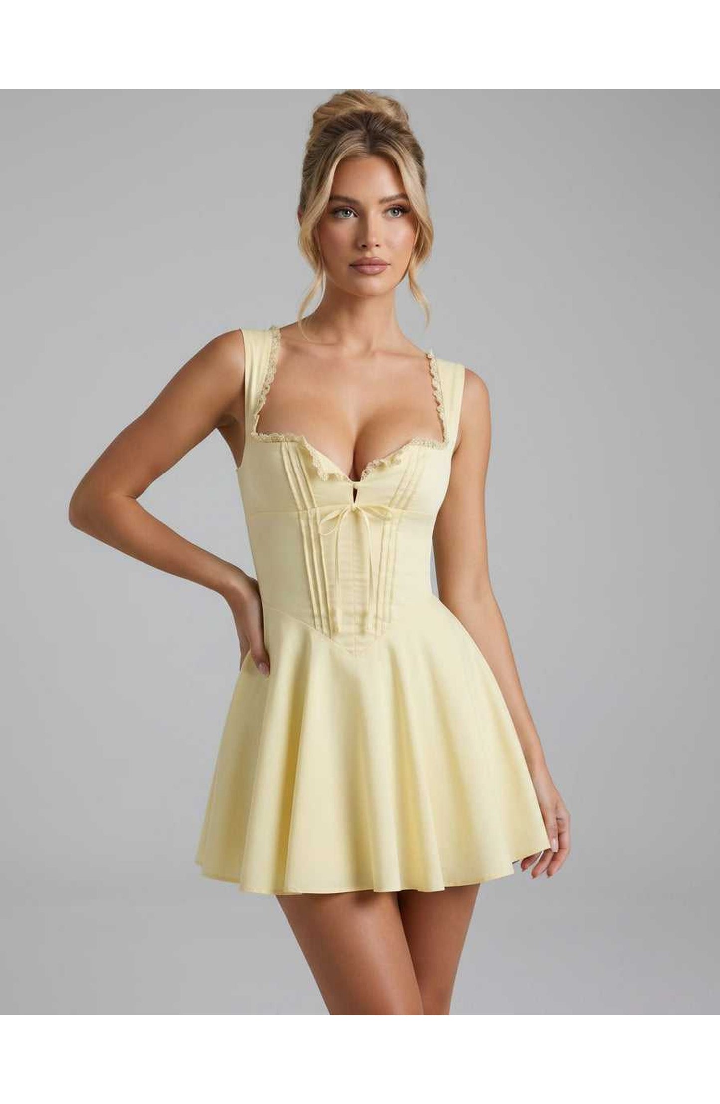 Sidonie Dames Mini Jurk | Strikdetail Voorpand | Uitlopende Rok