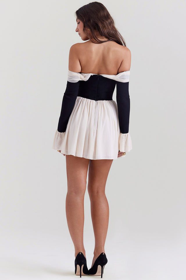 Daria Mini Jurk | Off-Shoulder Met Oversized Strik 4