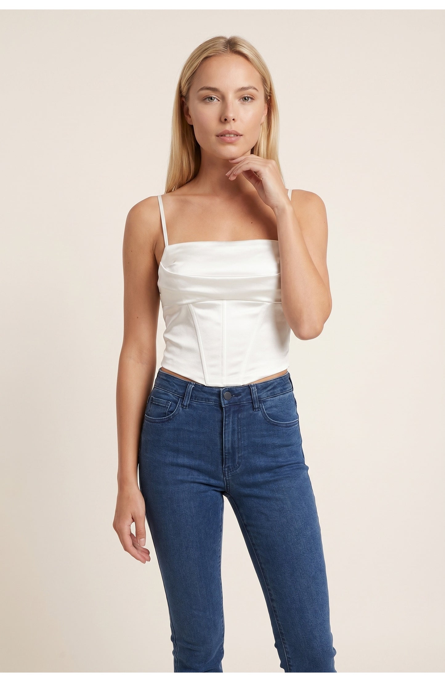 Dames Top | Rechte Bandeau Halslijn | Witte Cropped Pasvorm