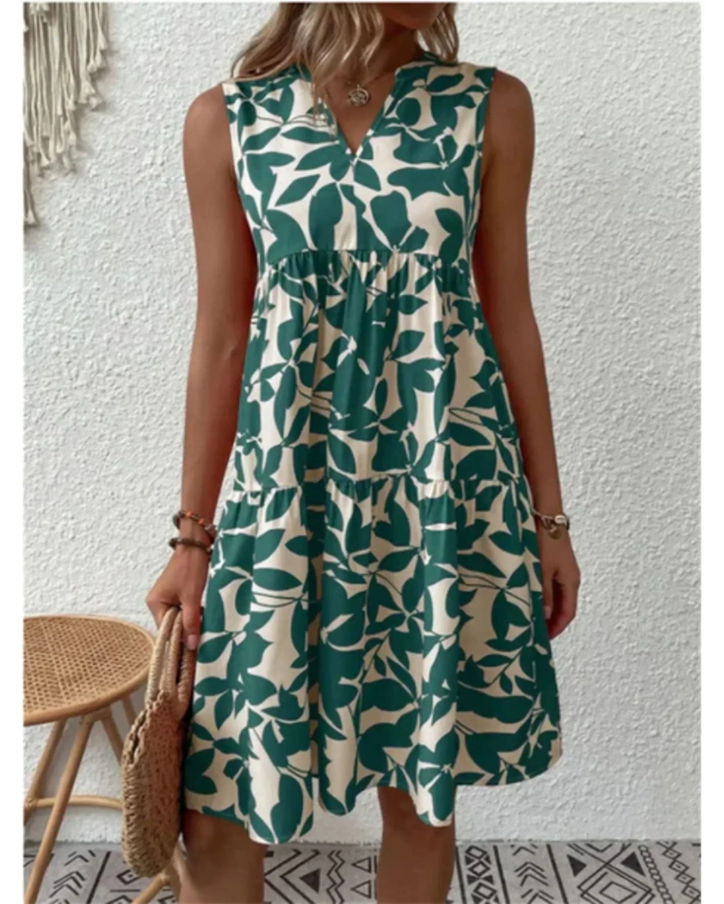 Avice Dames Midi Dress | Sleeveless V-Neck | Layered Skirt