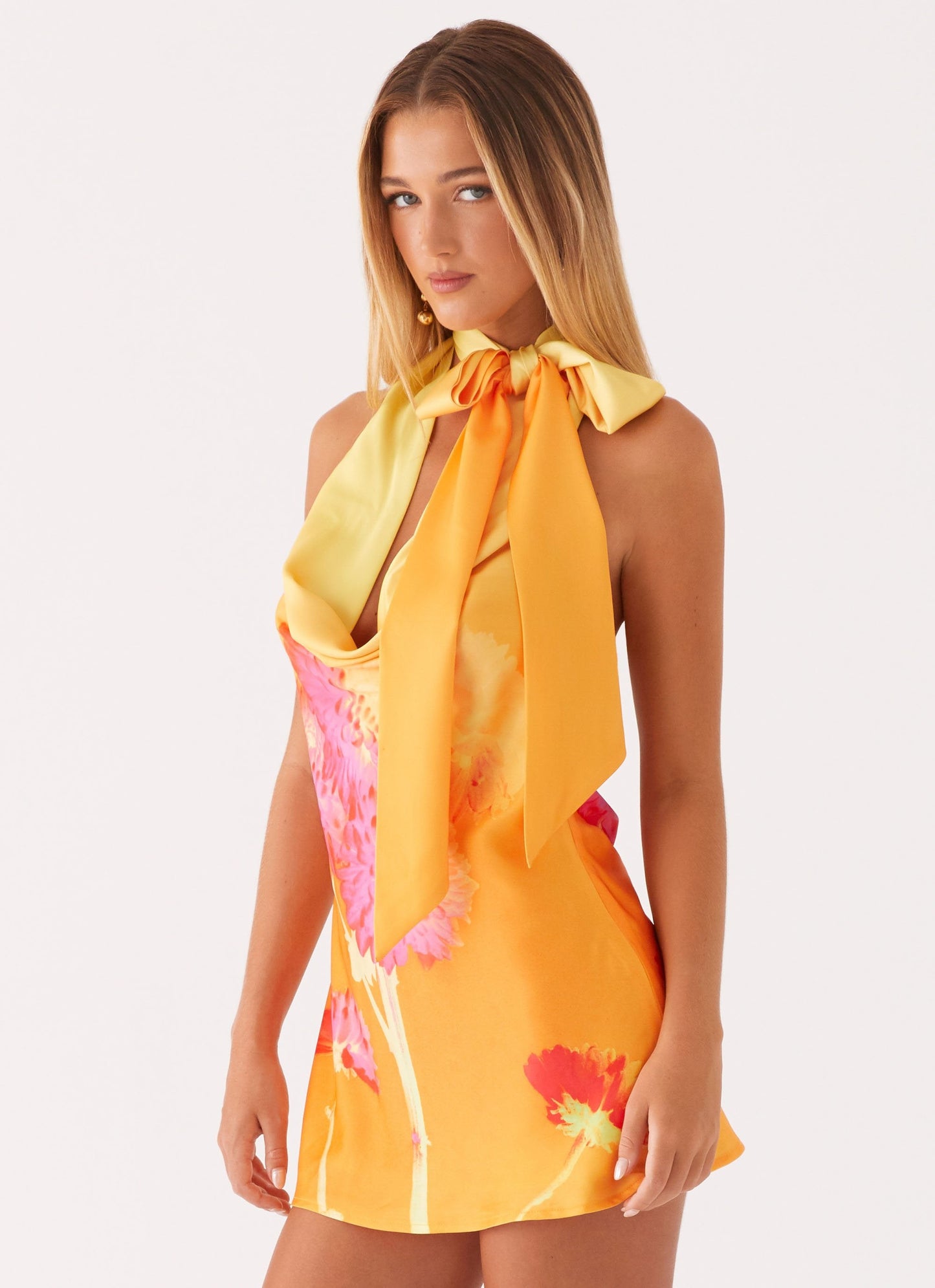 Lucia Bloemenjurk – Open Rug en Diepe Halslijn 4