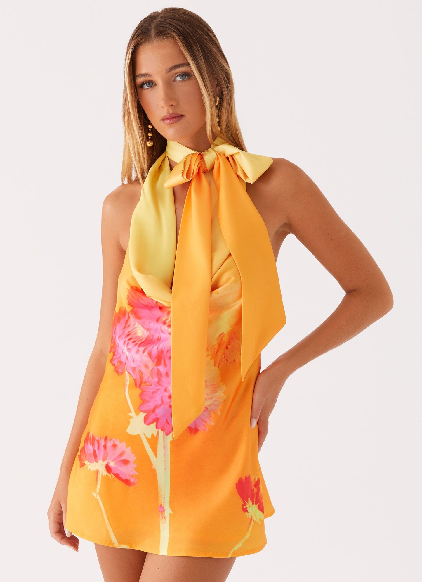 Lucia Bloemenjurk – Open Rug en Diepe Halslijn 6