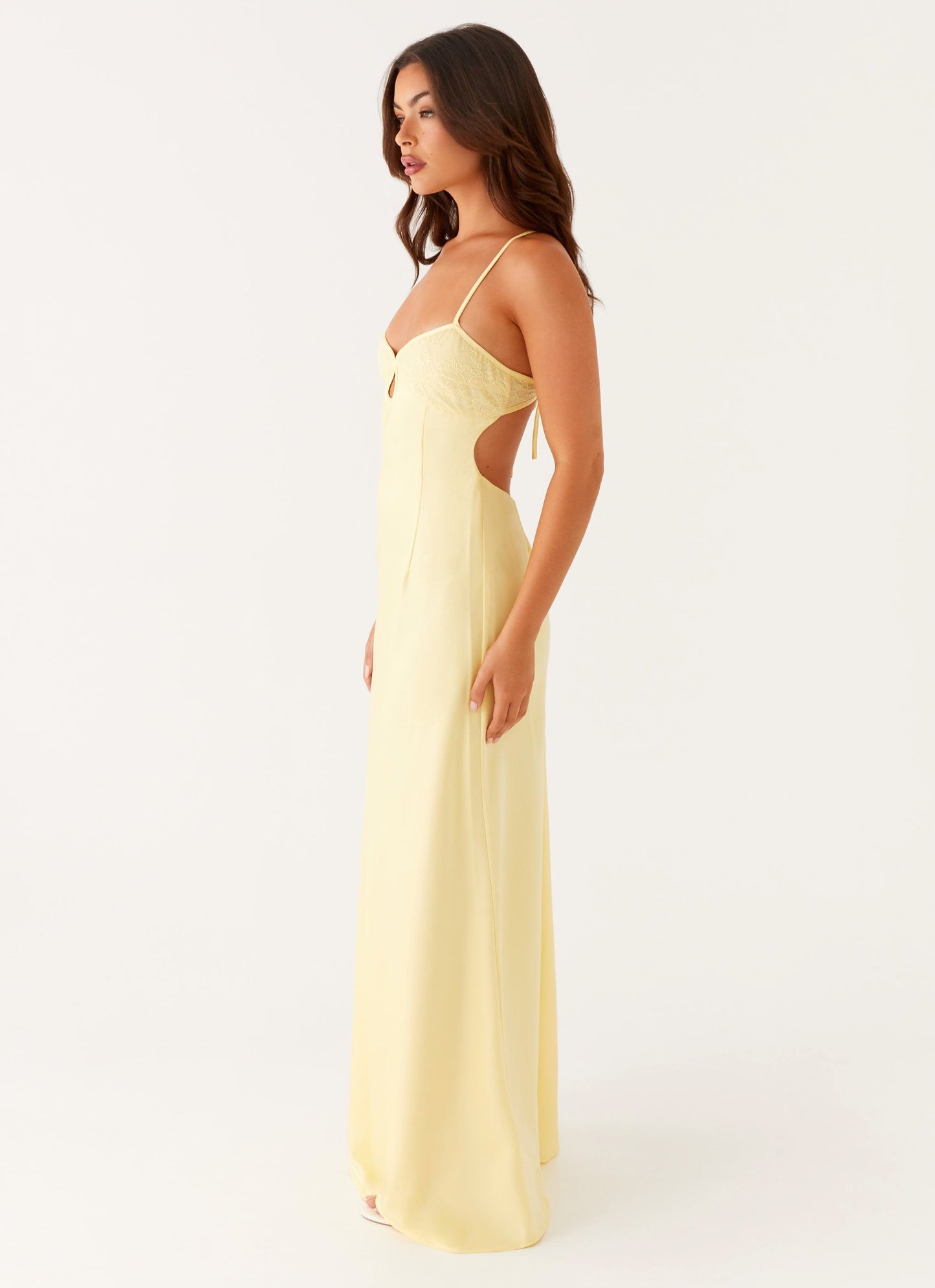 Isalie Maxi-jurk | Open Rug en Vloeiende Elegantie 3