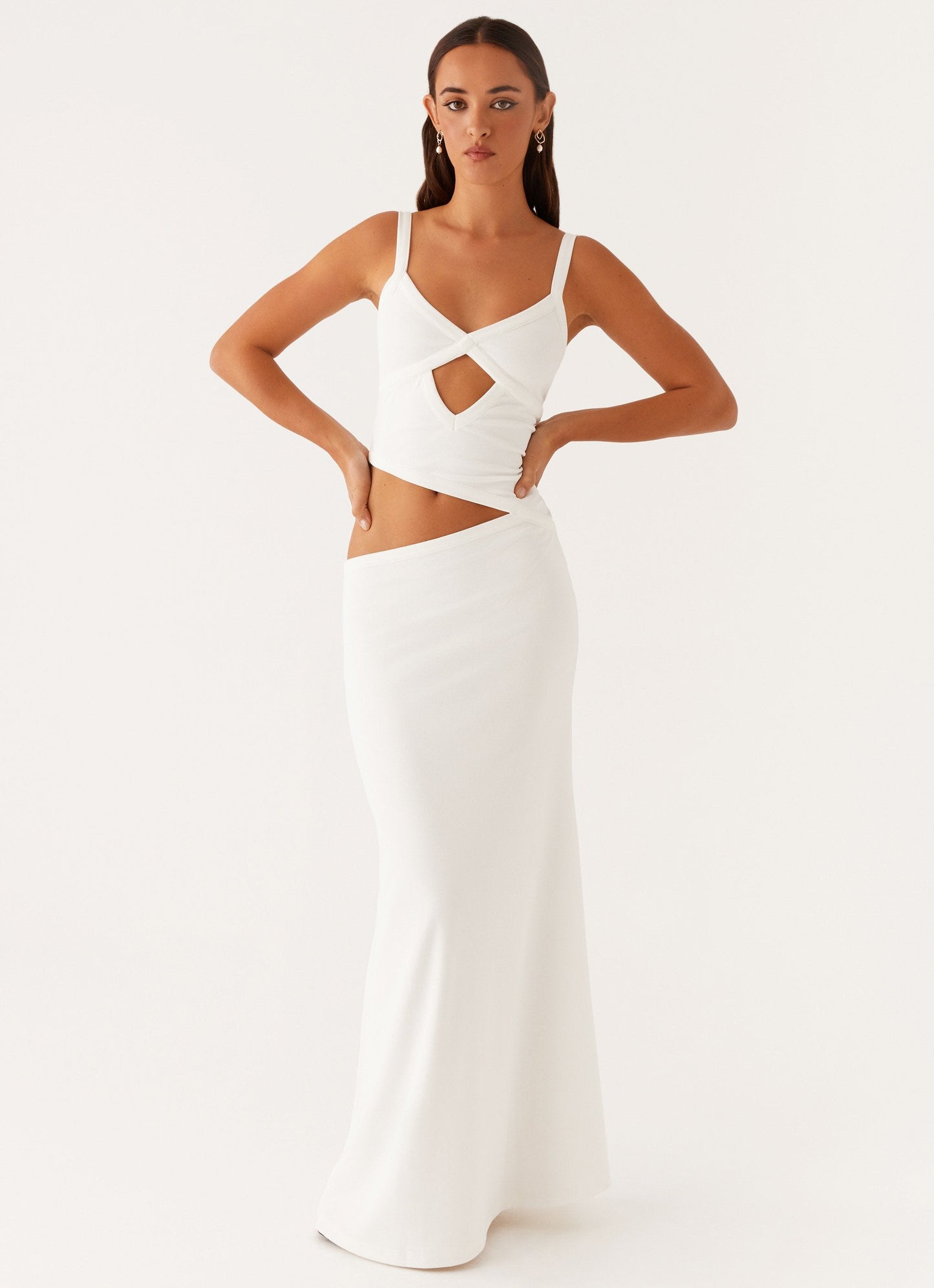 Jocelyn Maxi Jurk | Open Rug en Strikdetail met Elegante Flair 7