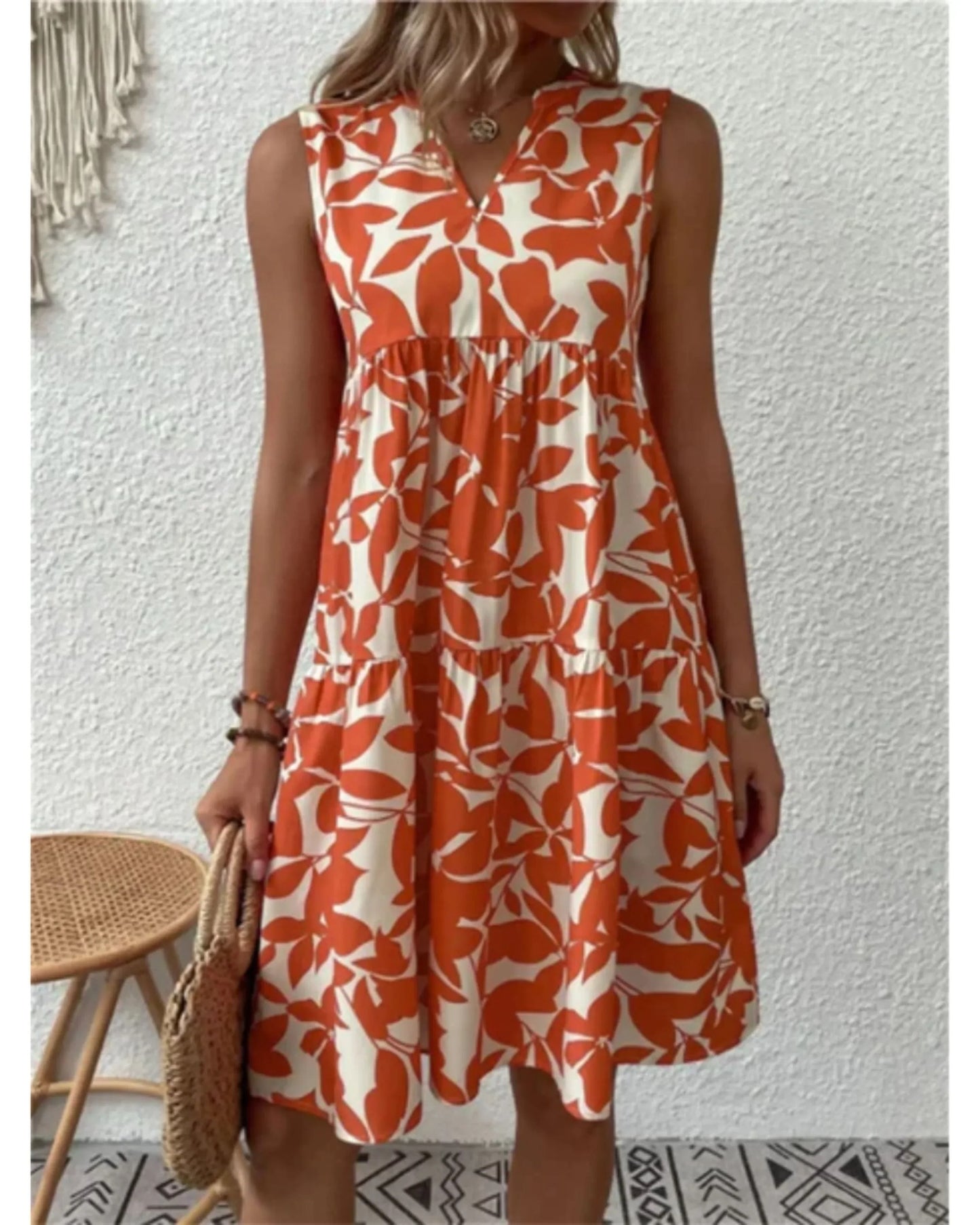 Avice Dames Midi Dress | Sleeveless V-Neck | Layered Skirt