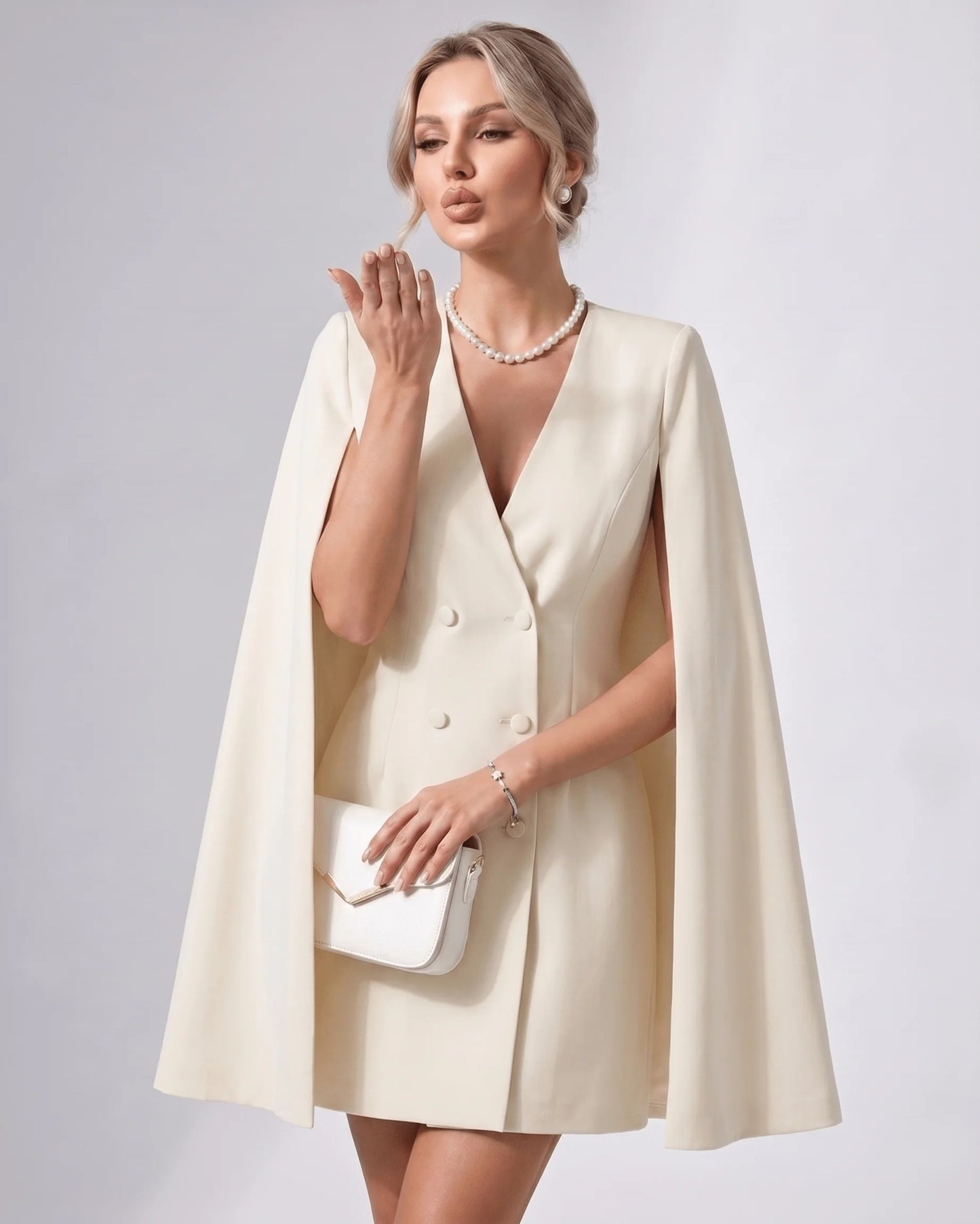 Maëlle Dames Mini Jurk | Cape Mouwen | Zesknoops Sluiting