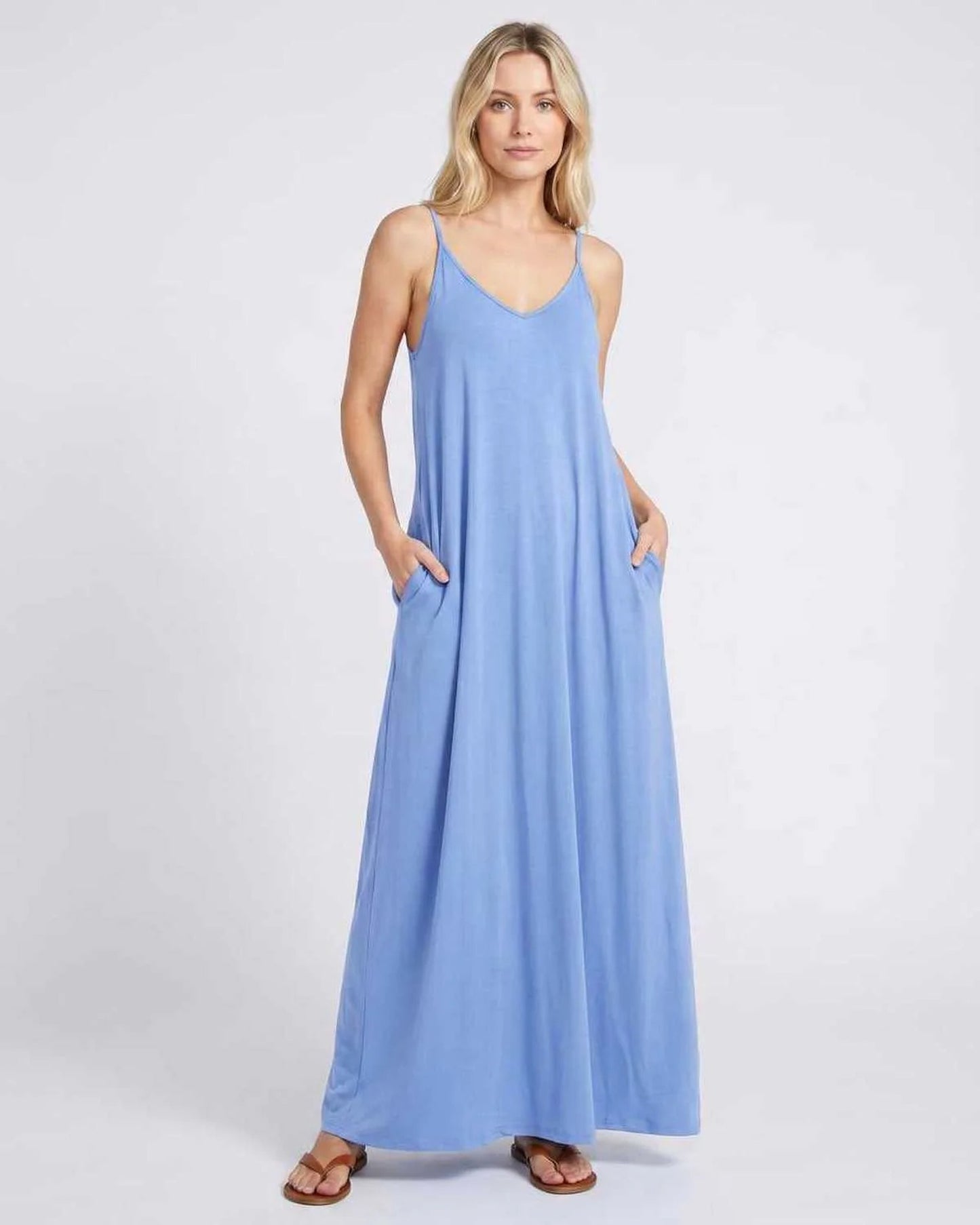Solène Dames Maxi Jurk | V-Hals & Spaghettibandjes | Zijzakken