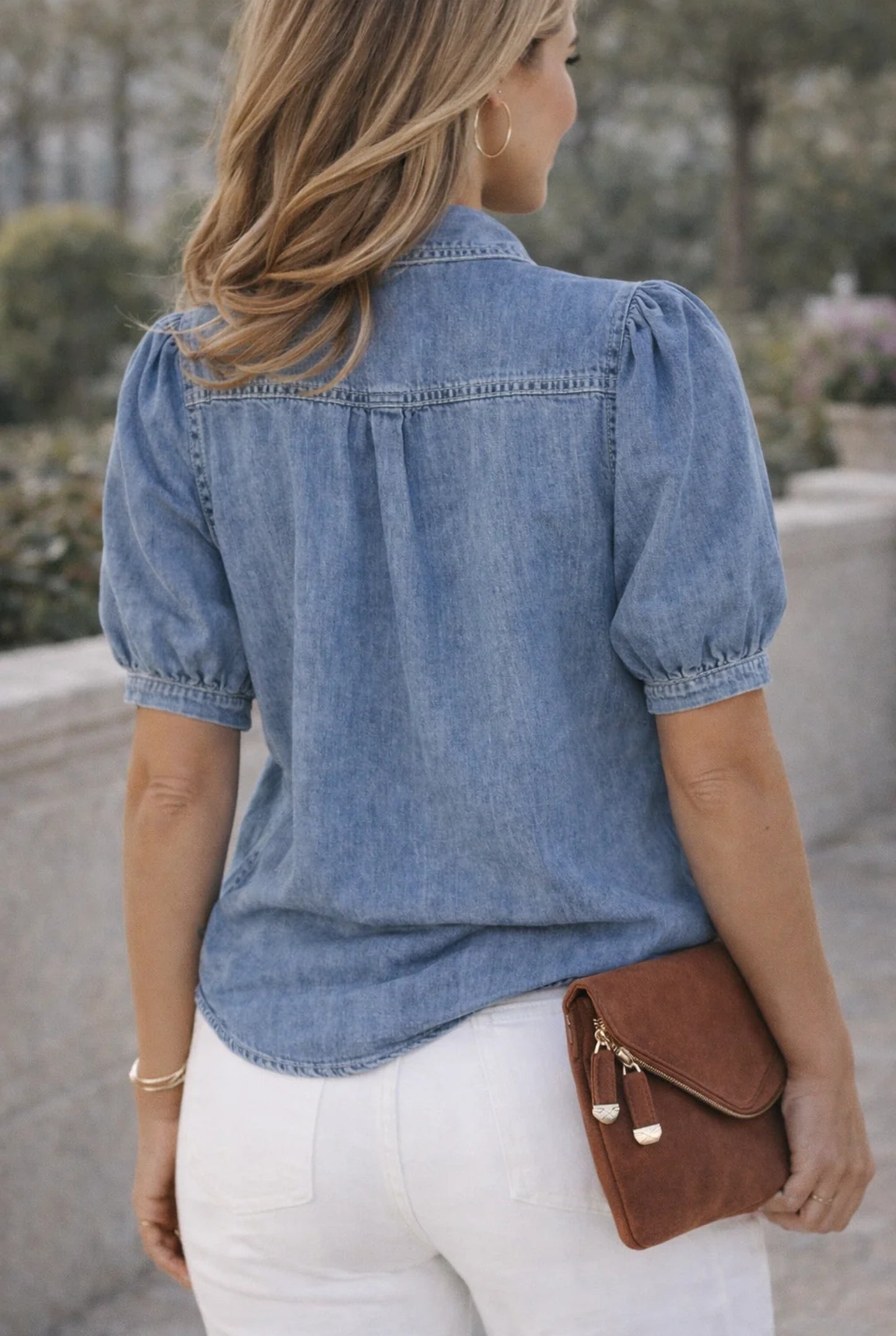 Guillonne damebluse i Denim | Ballonærmer | Klassisk Krave