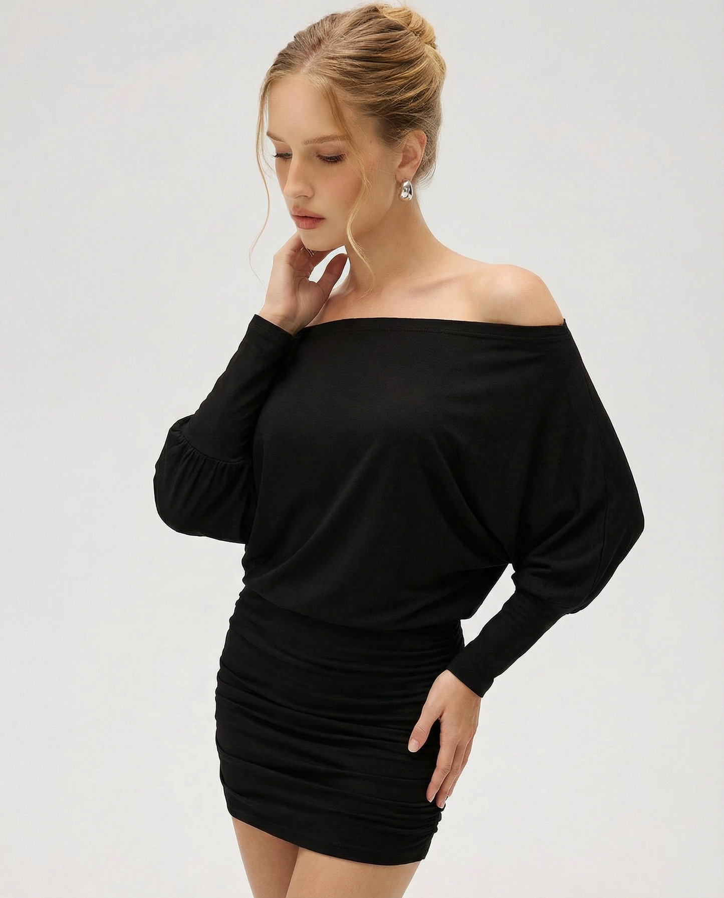 Livia Dames Jurk | Aansluitend | Minimalistisch | Met Ruches 3