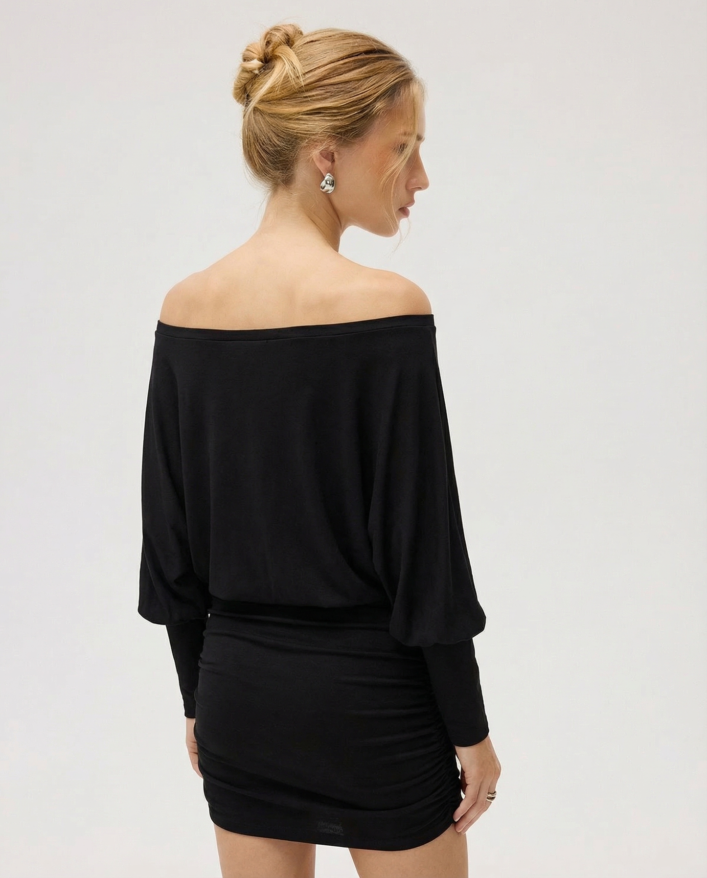 Livia Dames Jurk | Aansluitend | Minimalistisch | Met Ruches 4