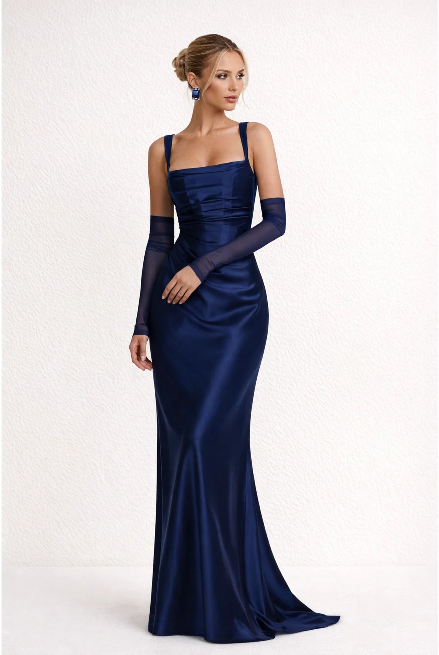 Eloïse Dames Maxi Jurk | Vierkante Halslijn & Choker | Satijn Look met Draperie