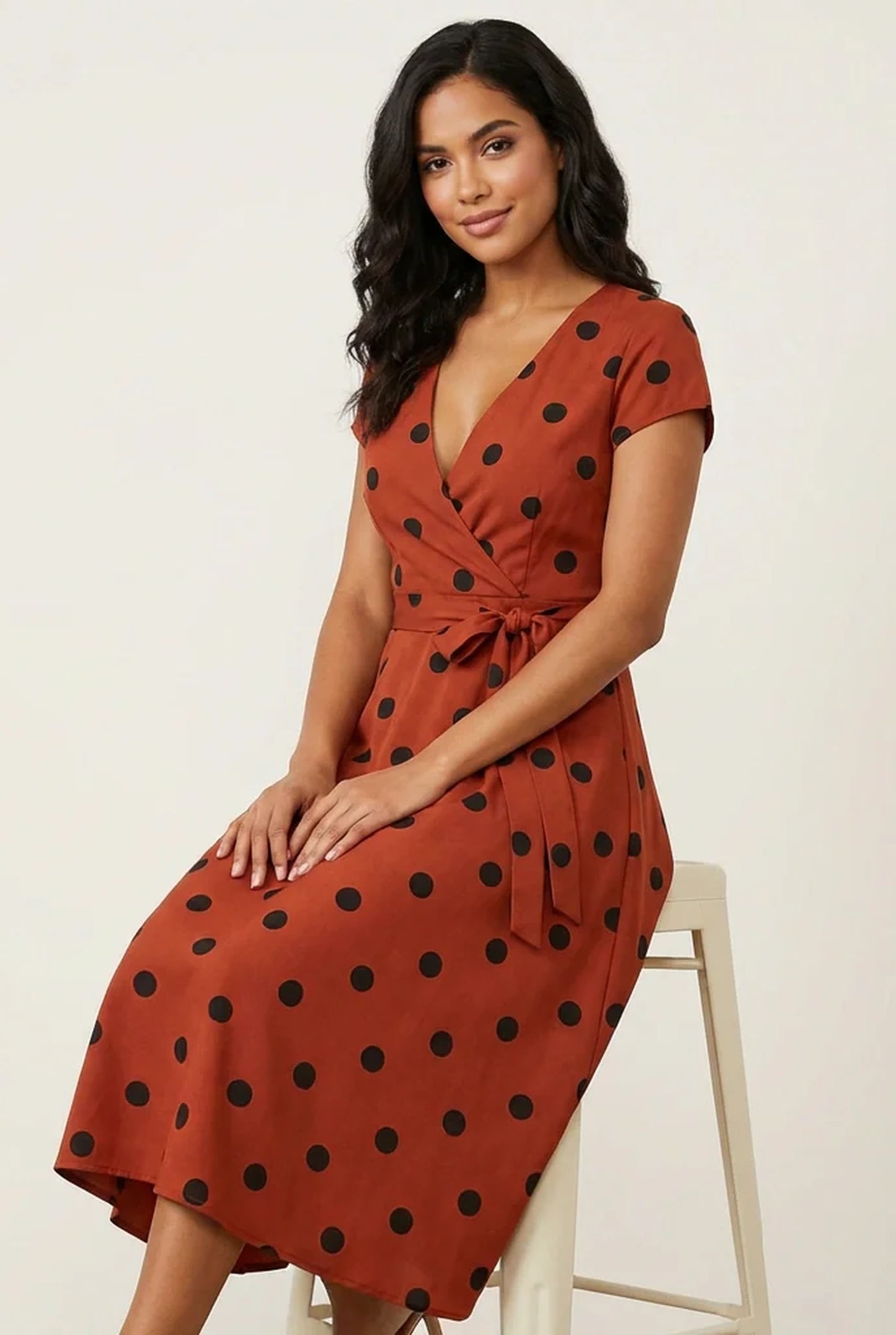 Fantine Dames Midi Jurk, Polkadot, V-Hals Wikkeldesign in Marineblauw – productfoto 3