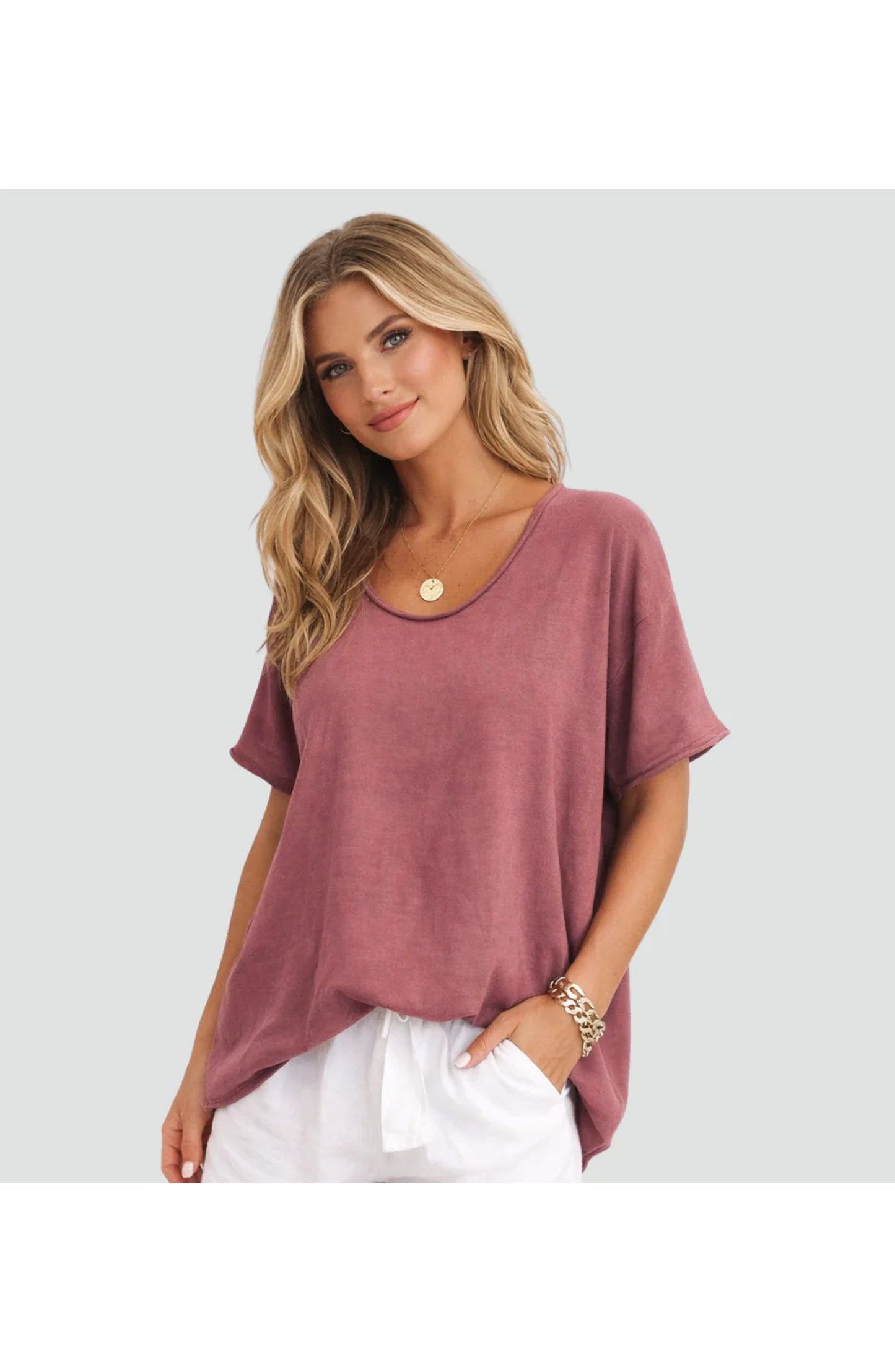 Hortense Dames T-shirt | Ronde V-Hals | Oversized Pasvorm