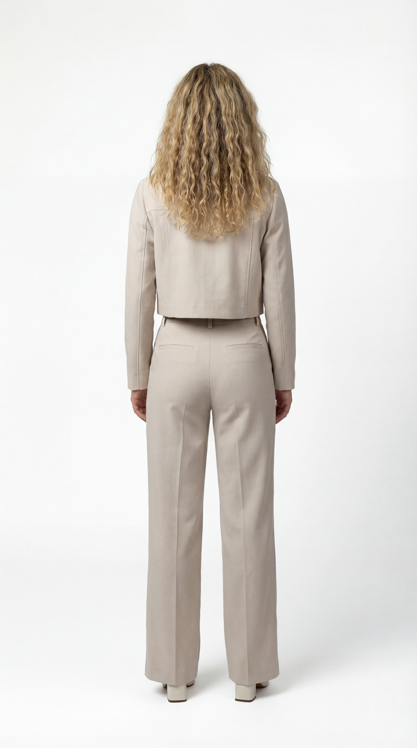 Dames Co-Ord Set | Cropped Jacket met Knoopsluiting | Rechte Broek | Minimalistische Look