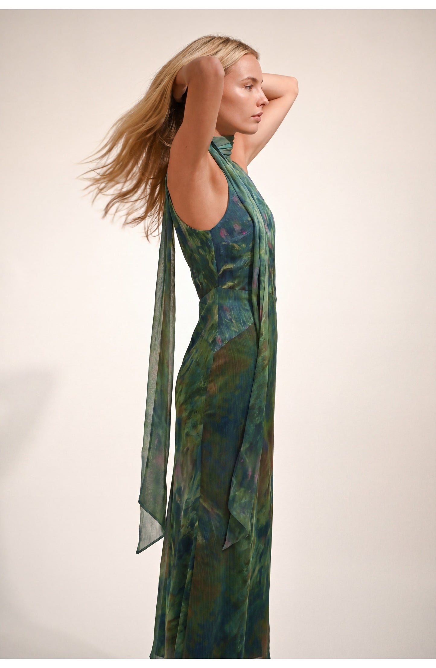 Dames Maxi Jurk | Halternek | Open Rug | Bloemenprint