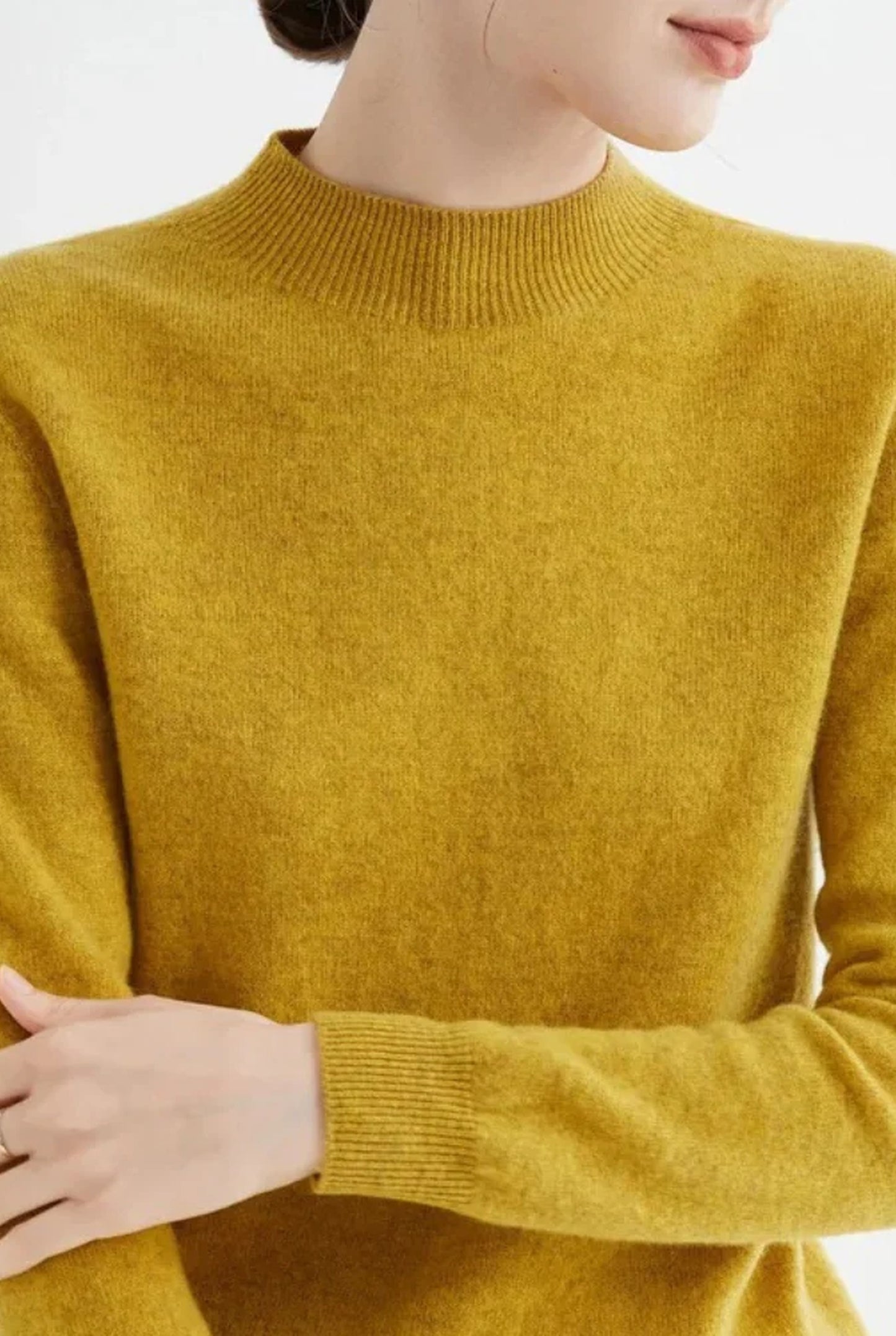 Flavienne Dame Sweater | Halv Høj Hals | Ribstrikkede Kanter