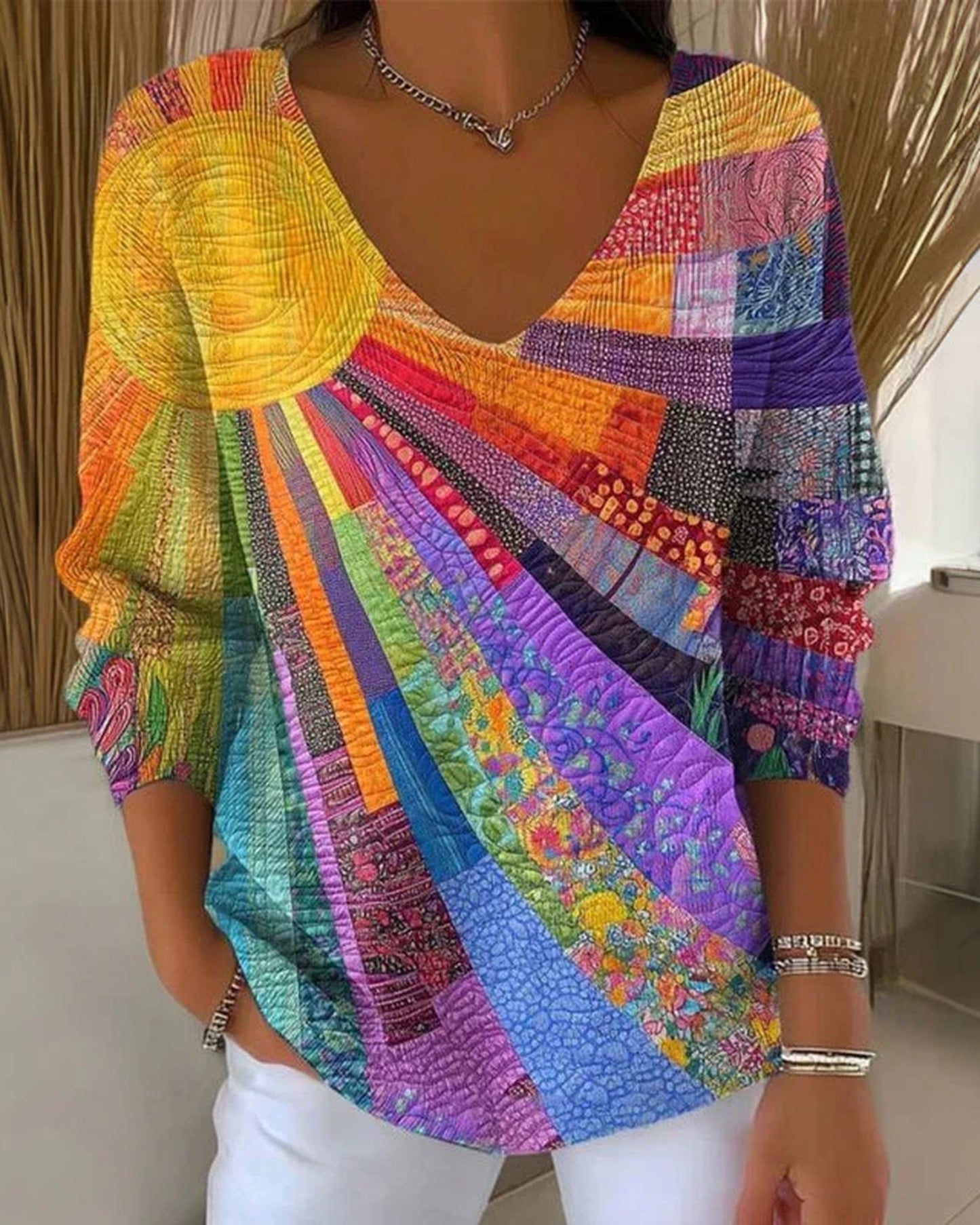 Sweter damski Magdeleine | Dekolt w serek | Wzór patchworkowy