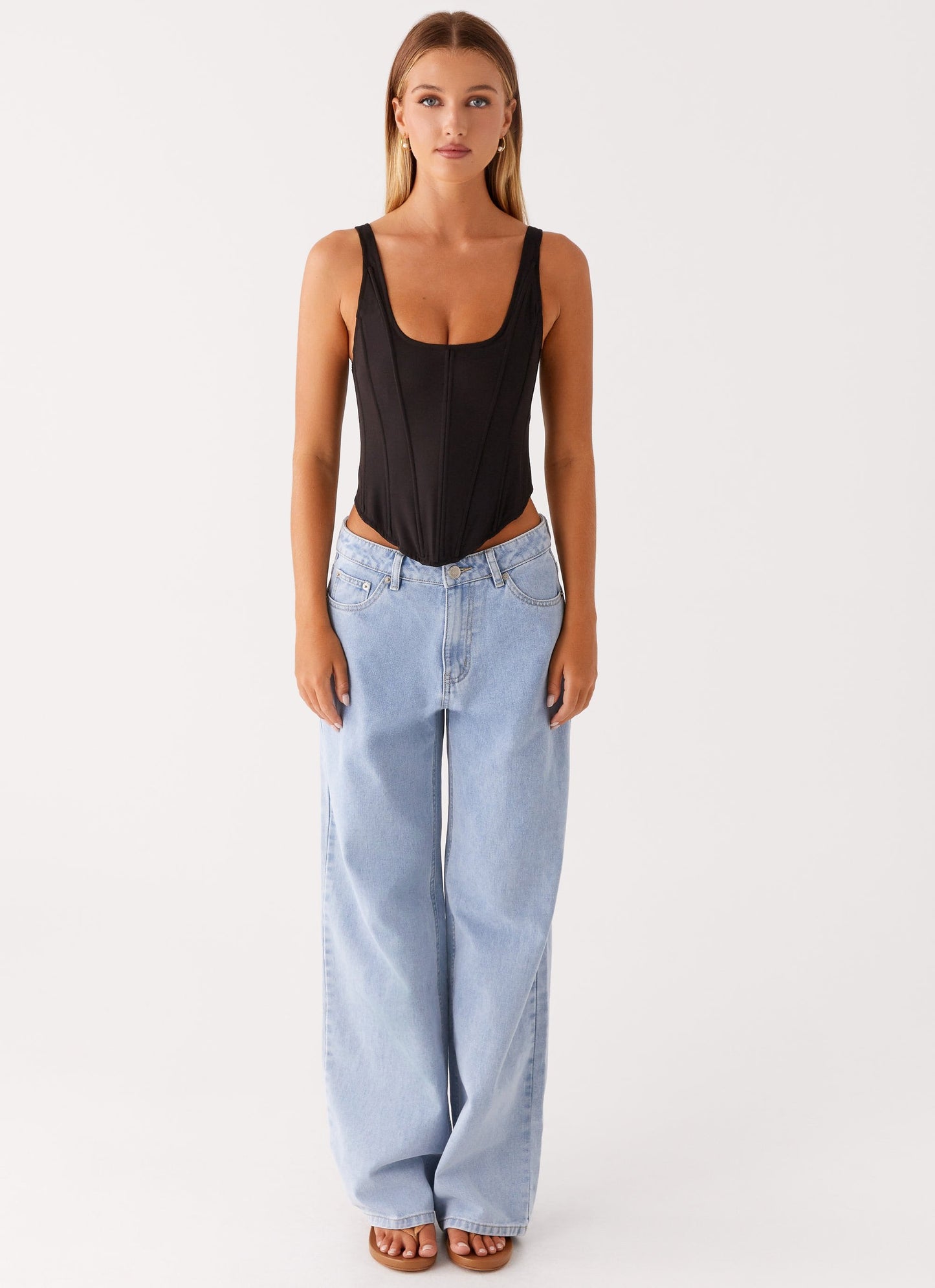 Narelle Corsettop – Strakke Silhouet & Tijdloze Zwarte Kleur