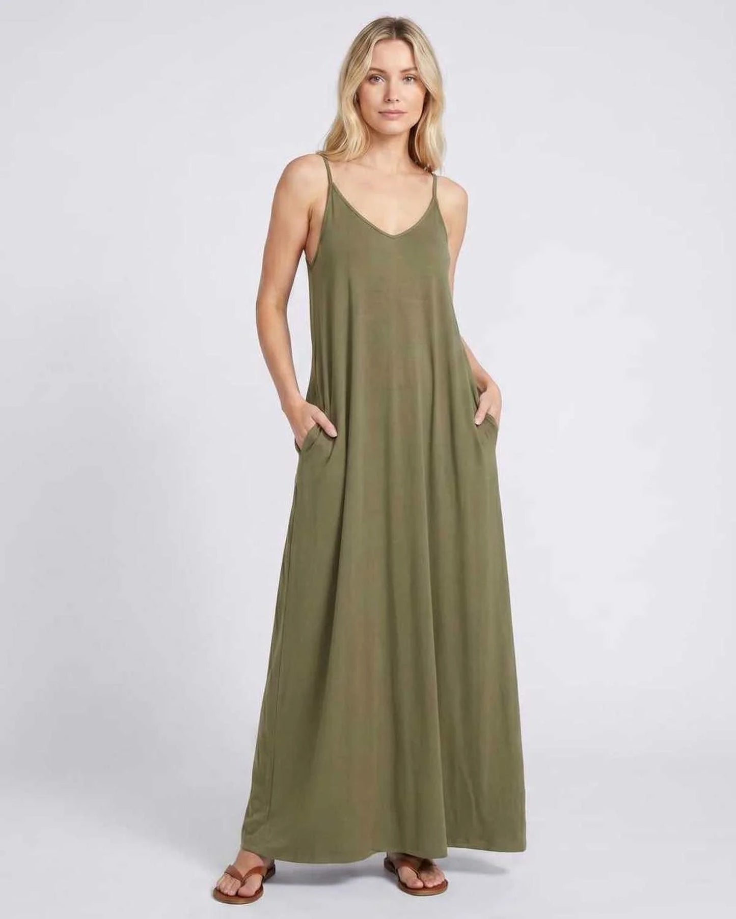 Solène Dames Maxi Jurk | V-Hals & Spaghettibandjes | Zijzakken