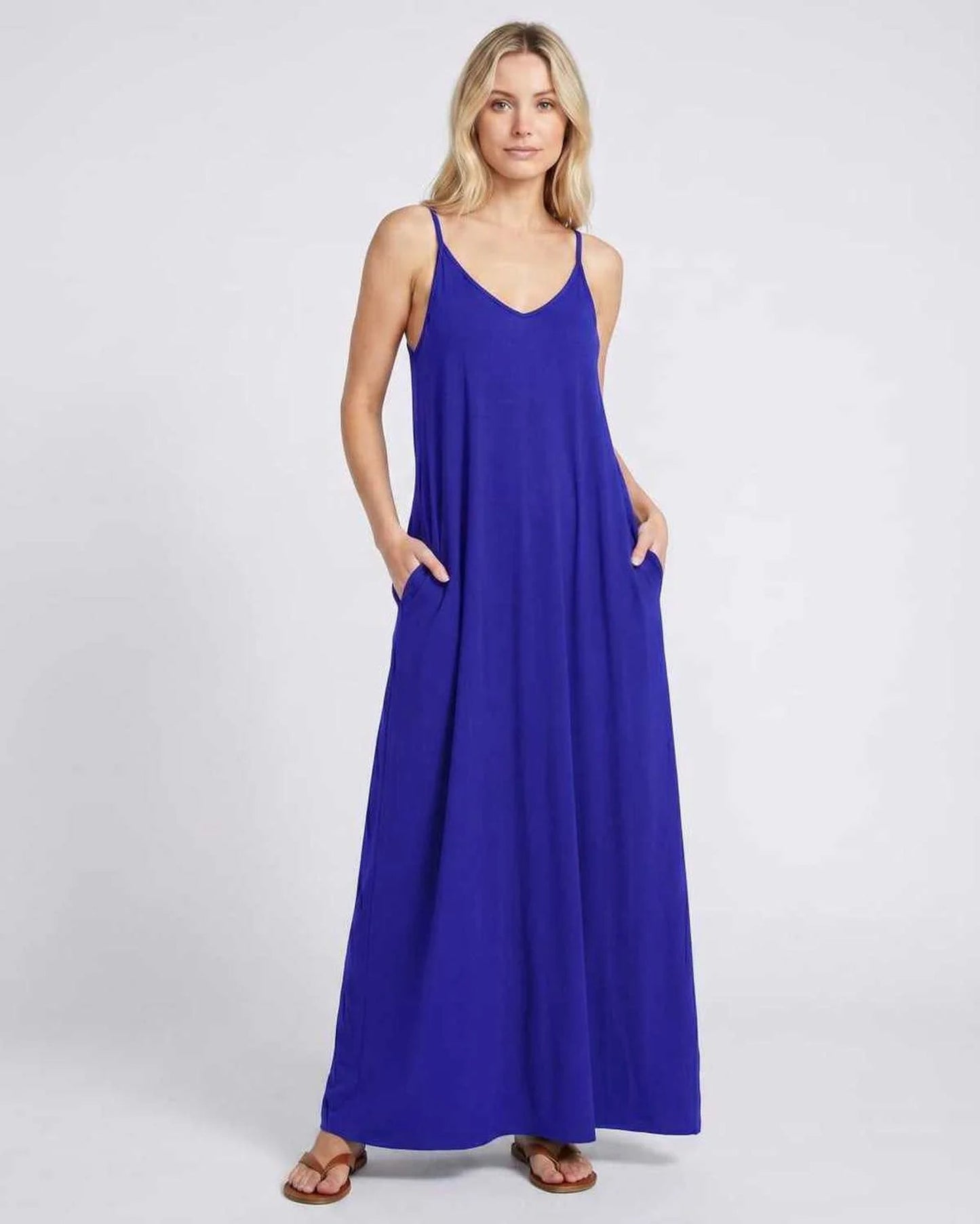 Solène Dames Maxi Jurk | V-Hals & Spaghettibandjes | Zijzakken