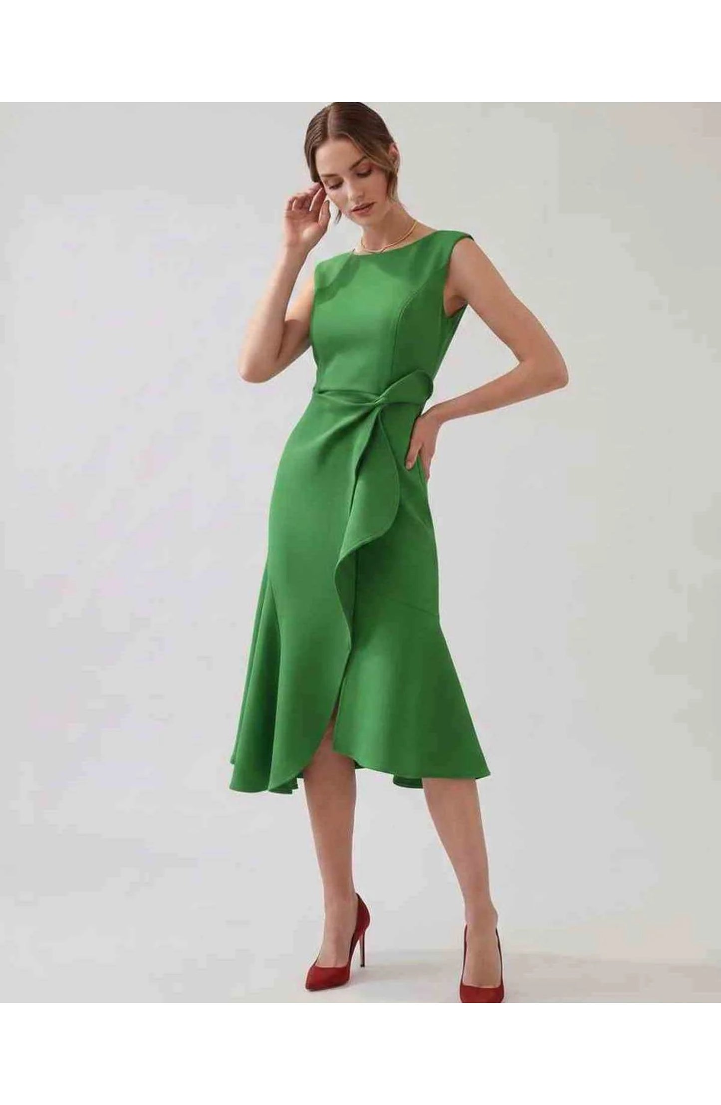 Manon Dames Midi Jurk | Ruffle Wrap Detail | Uitlopende Zoom