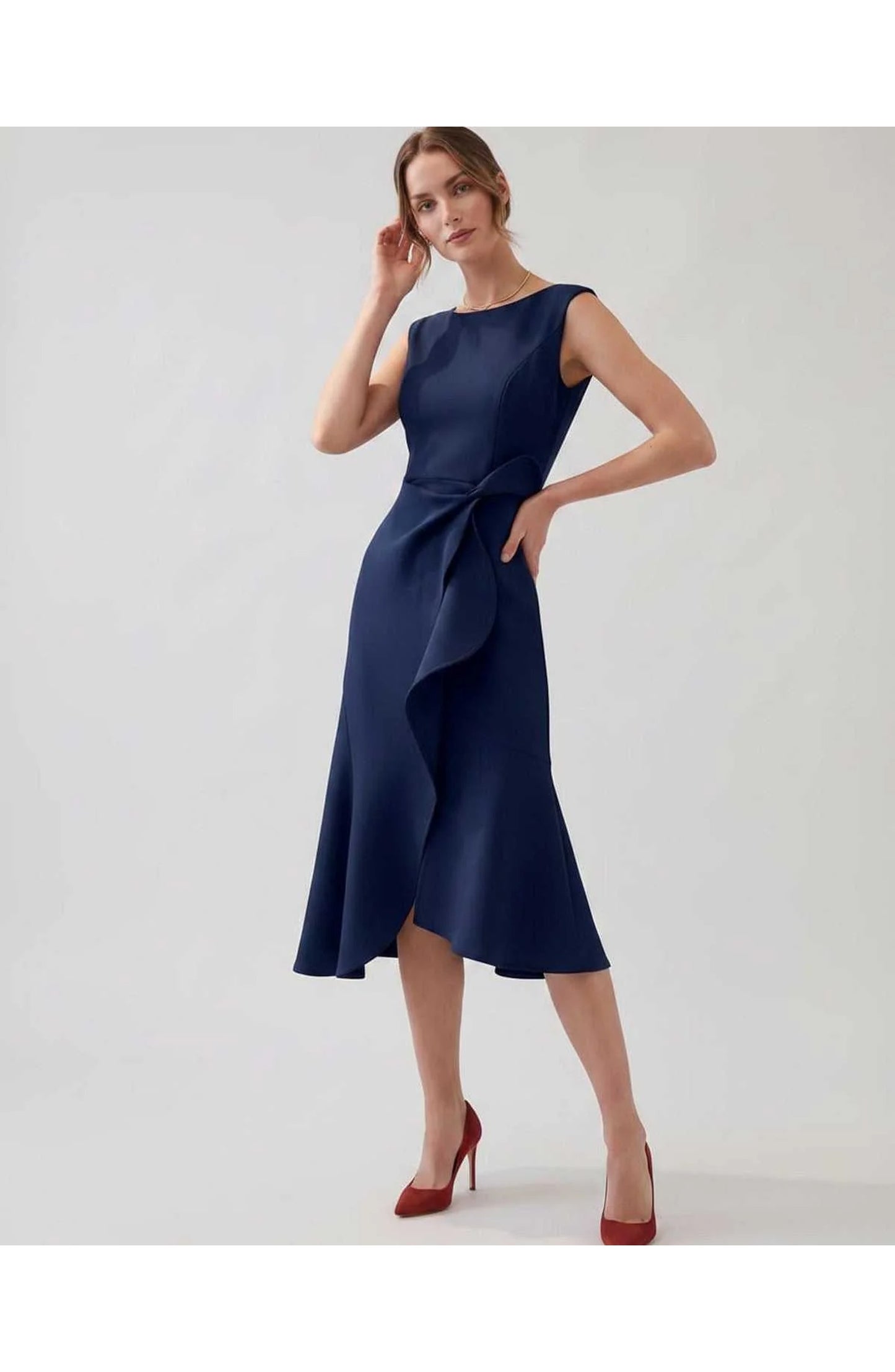 Manon Dames Midi Jurk | Ruffle Wrap Detail | Uitlopende Zoom