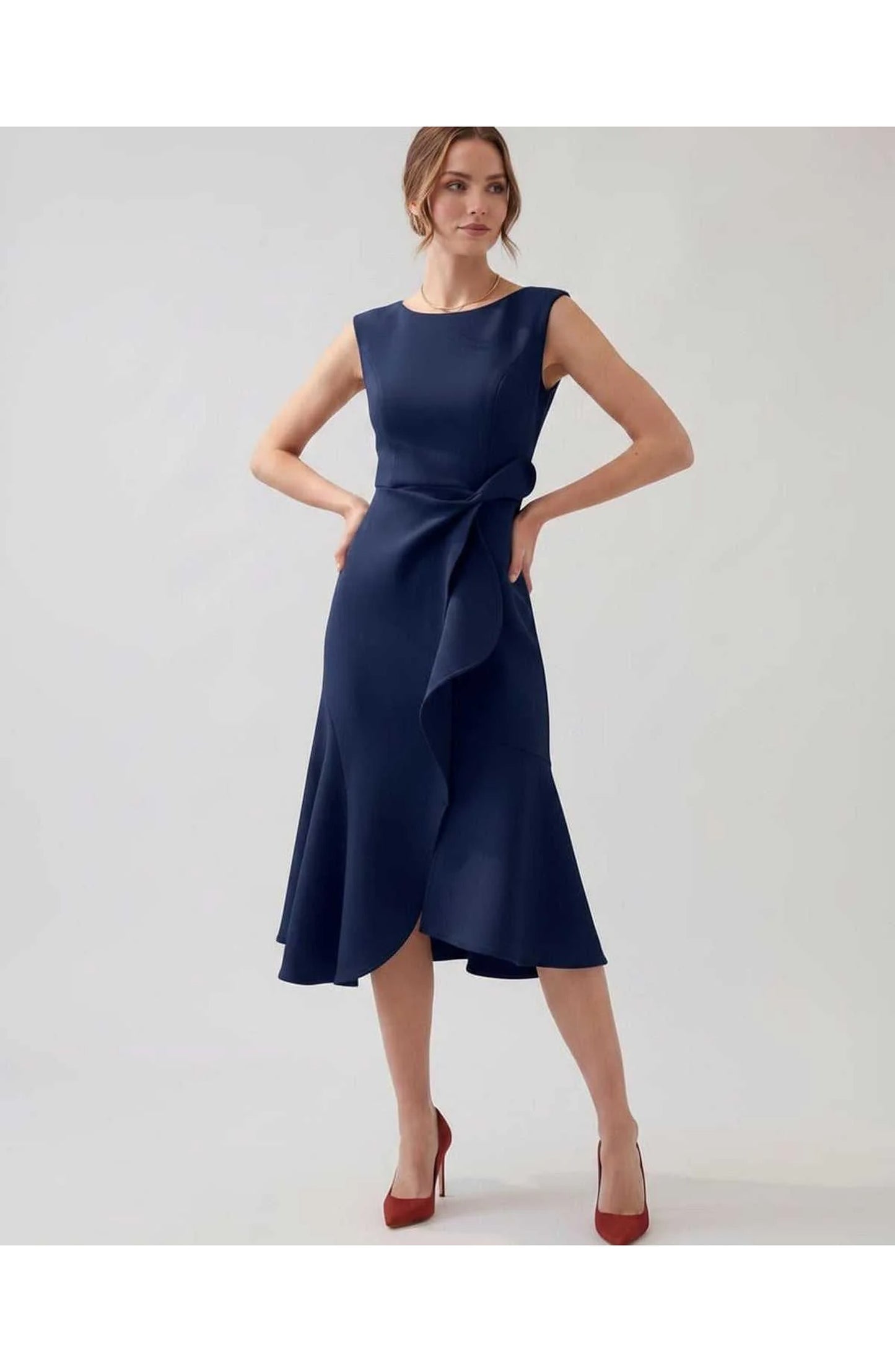 Manon Dames Midi Jurk | Ruffle Wrap Detail | Uitlopende Zoom