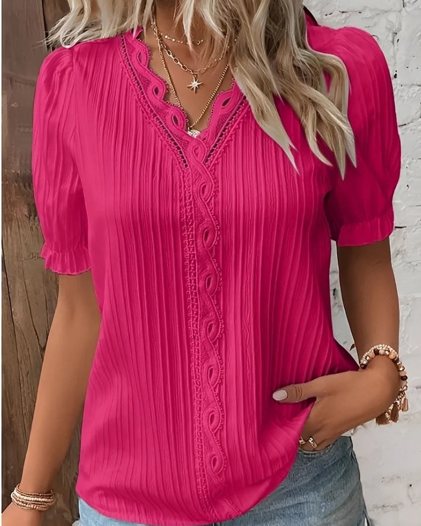 Normande Dames Top | Geborduurde V-Hals | Plissé Textuur