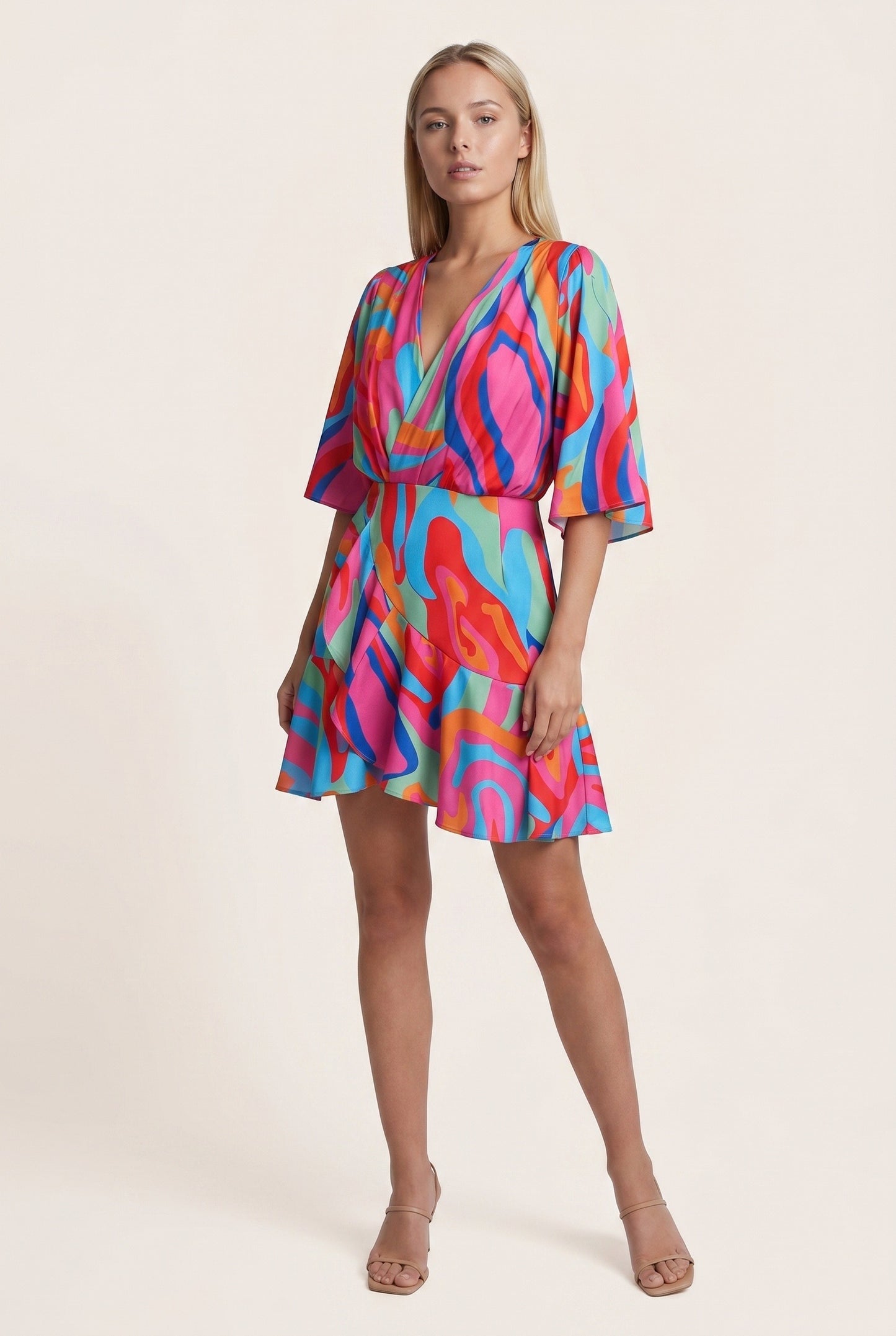 Pamela Dames Mini Jurk | Psychedelische Golfprint | Wikkel V-Hals