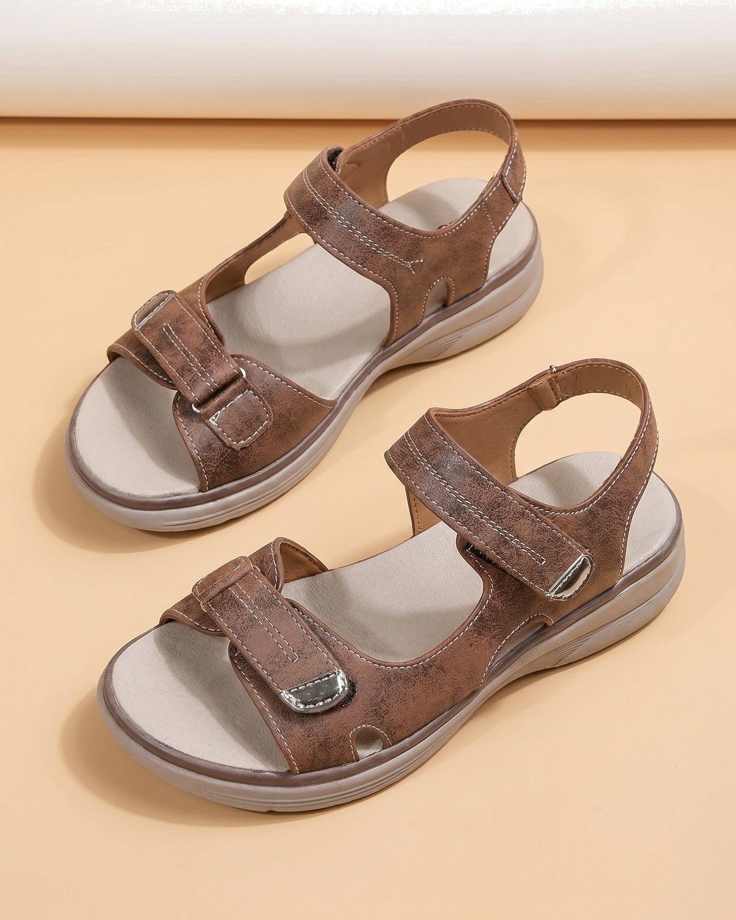 Elvire Dames Sandalen | Klittenband Sluitingen | Contrasterende Stiksels