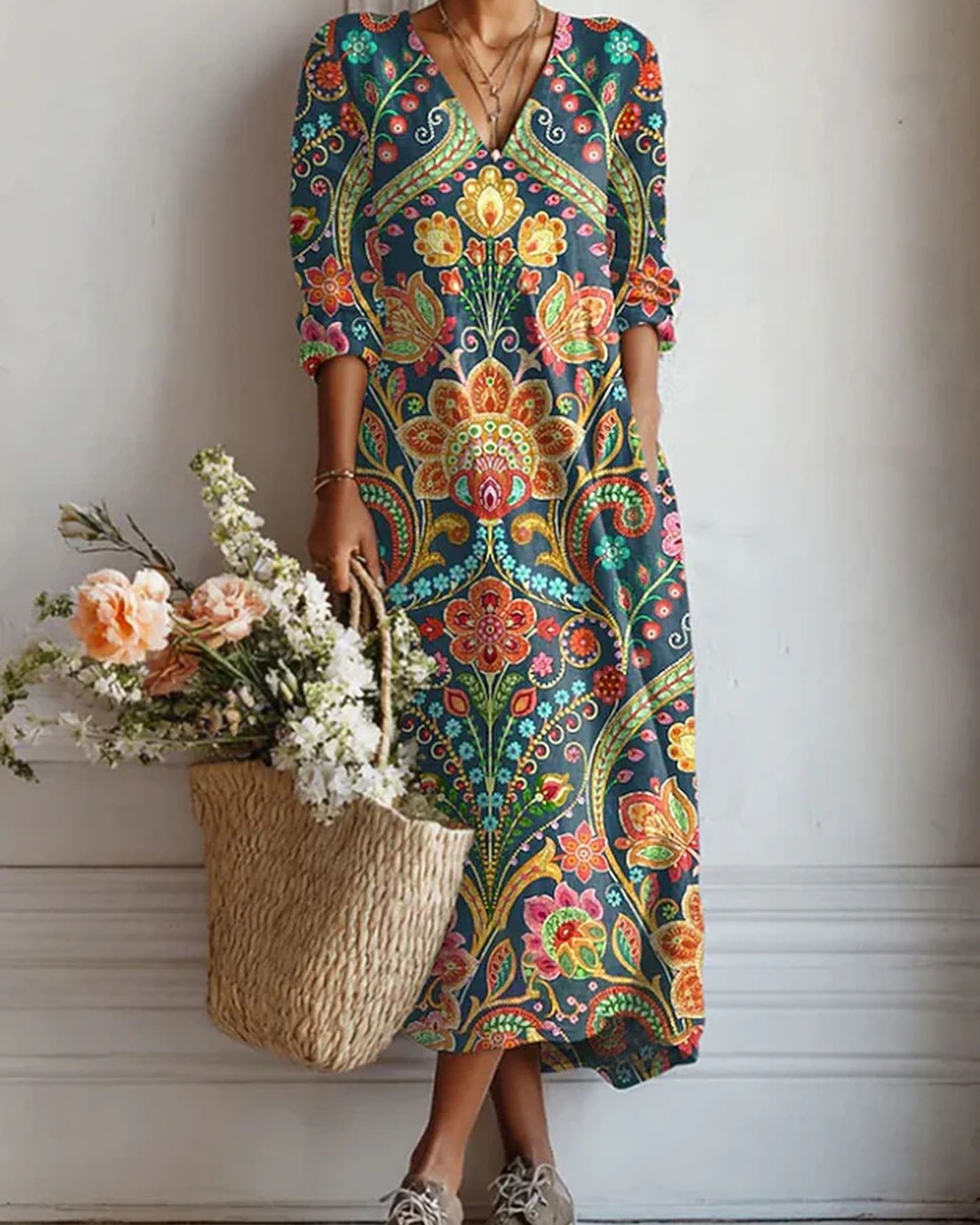 Adolphine Dame Midi Kjole | Blomsterprint | V-Hals med Knapper