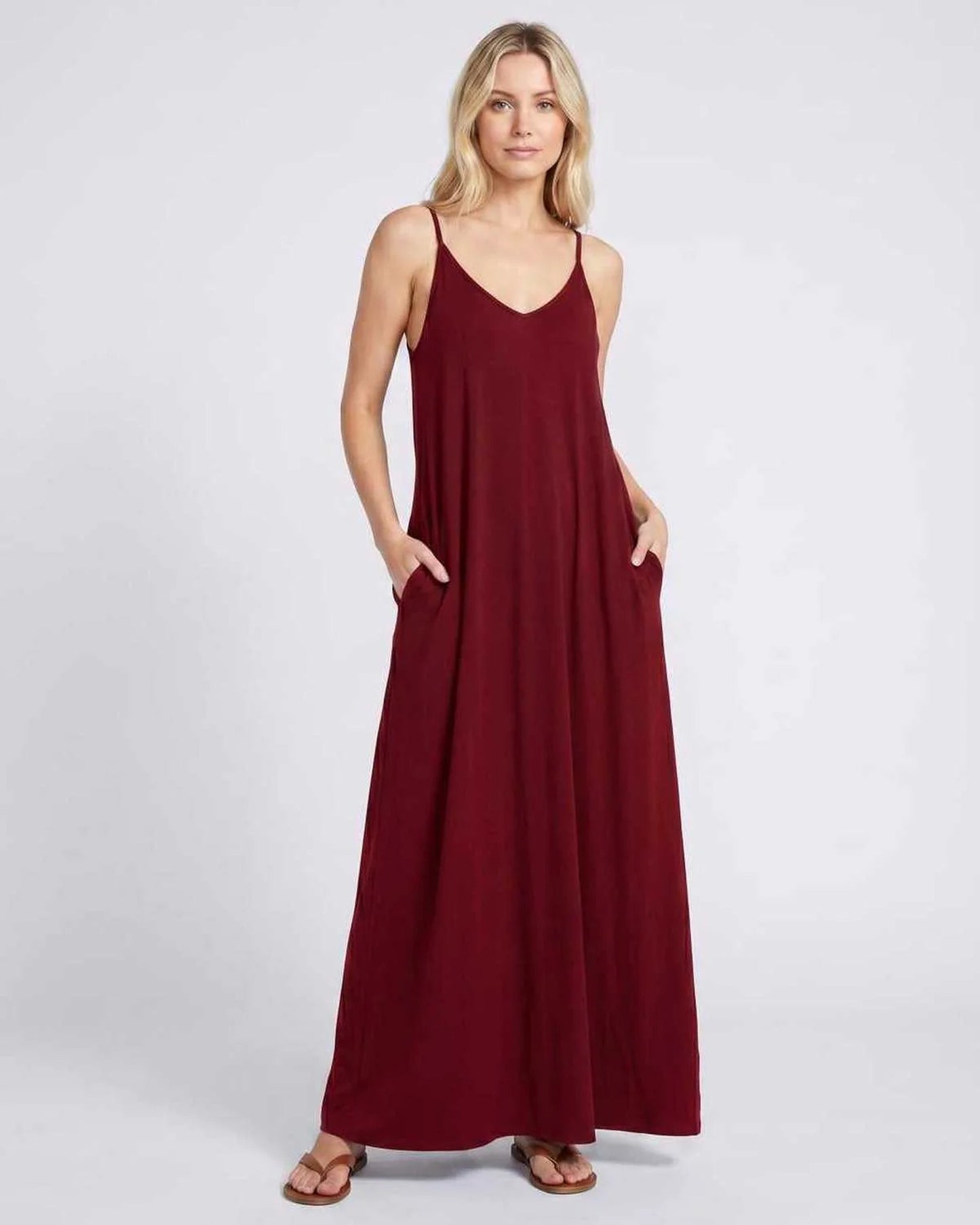 Solène Dames Maxi Jurk | V-Hals & Spaghettibandjes | Zijzakken